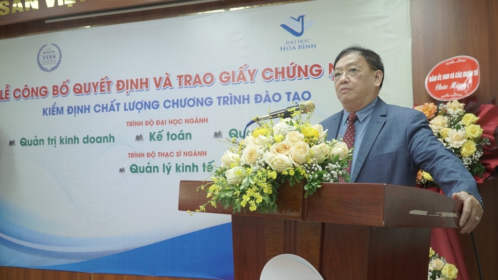 Giáo dục - Trường Đại học Hoà Bình đón nhận kiểm định chất lượng đào tạo