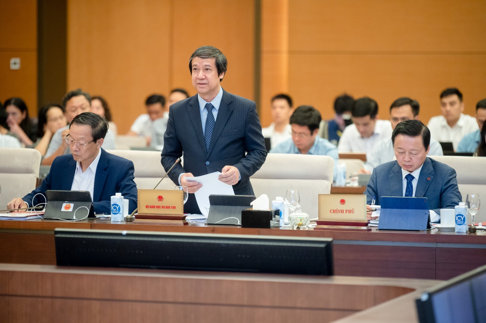 Giáo dục - Bộ trưởng Nguyễn Kim Sơn: Bộ GD&ĐT phải chuẩn bị thêm một bộ SGK, có cần thiết?