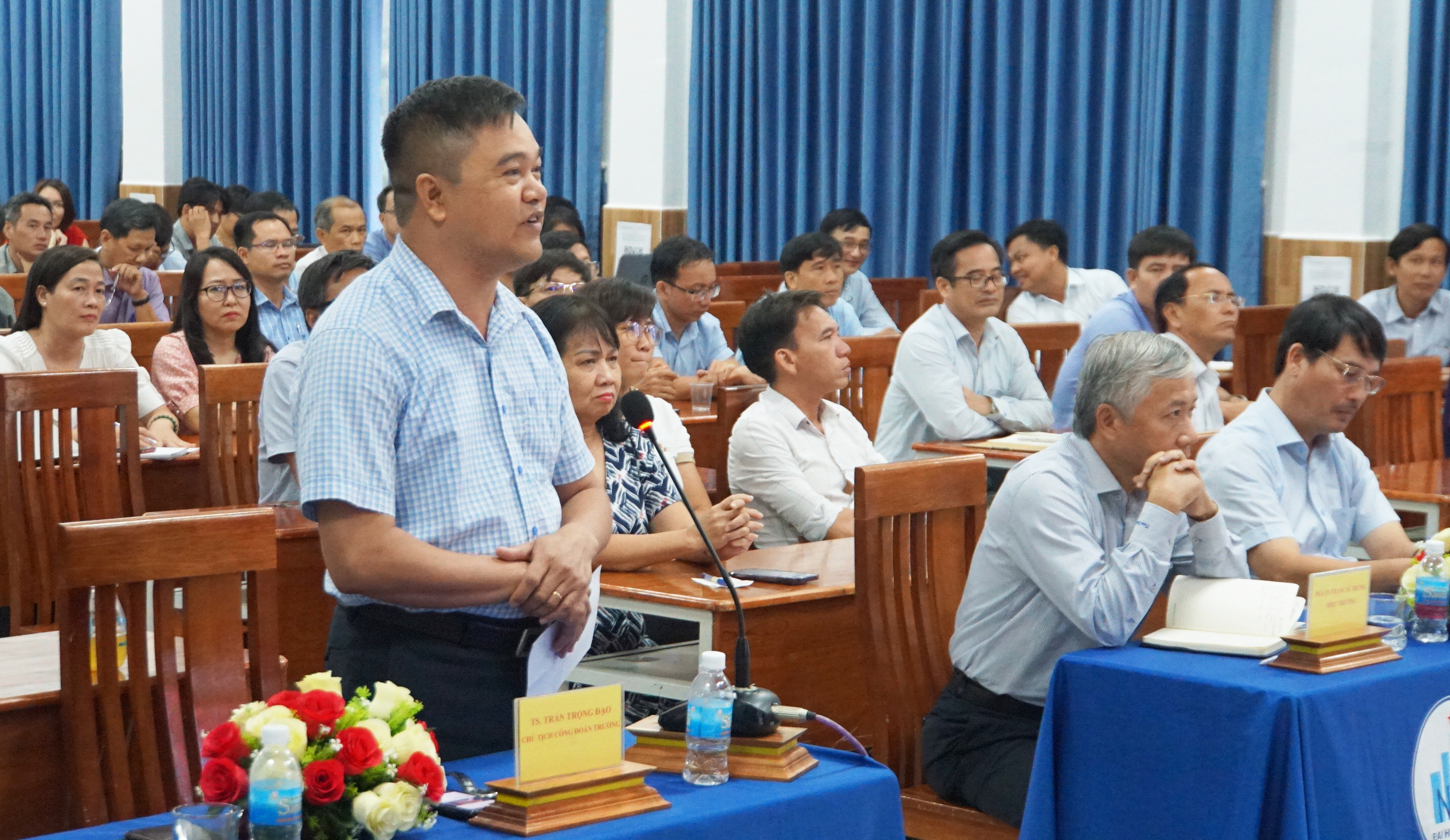 Giáo dục - 'Chúng ta luôn mong giáo viên có thu nhập sống được, sống đàng hoàng'