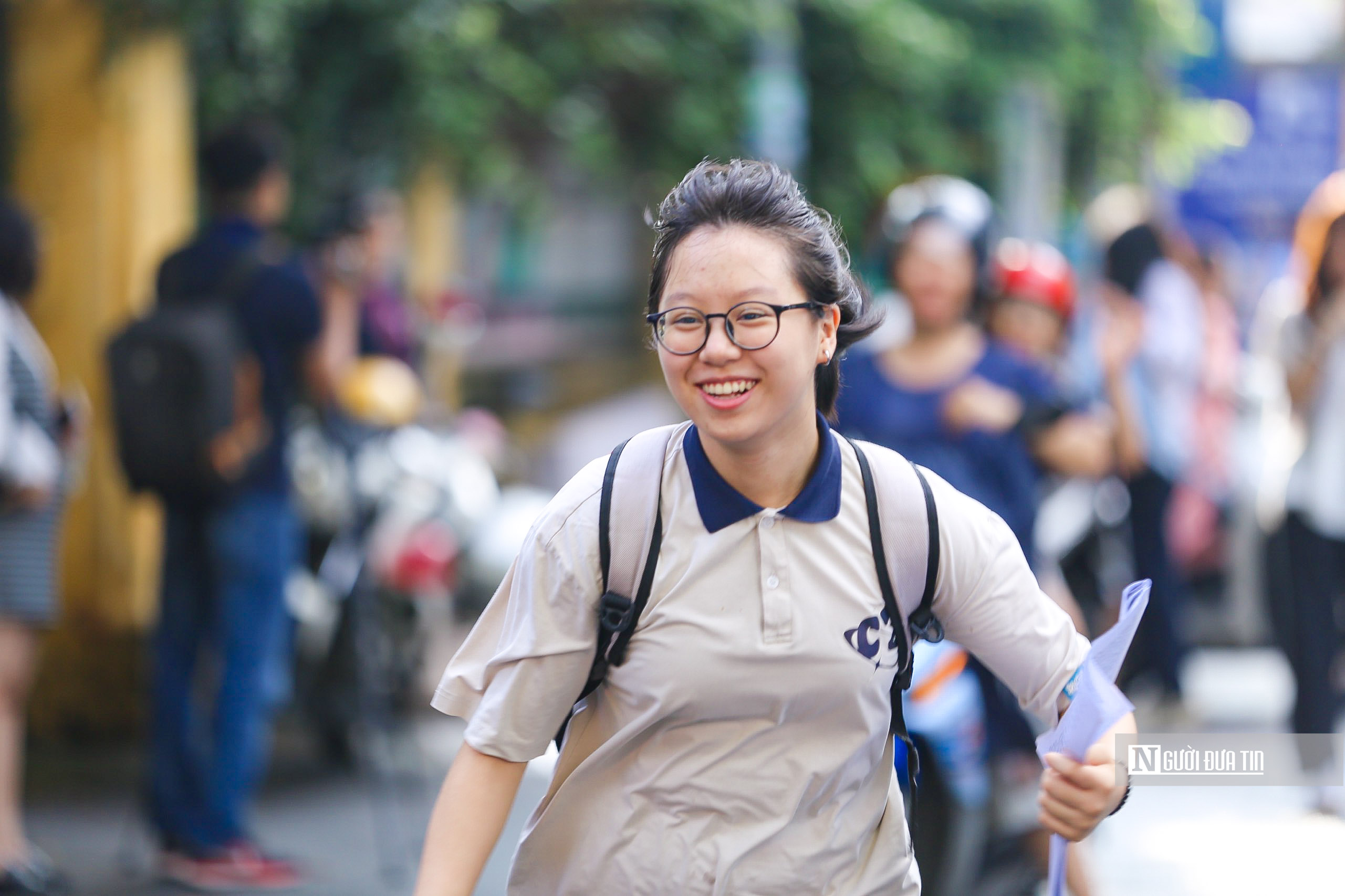 Giáo dục - Hà Nội: Nhiều thí sinh chủ quan đến sát giờ phát đề thi môn Ngữ văn (Hình 5).