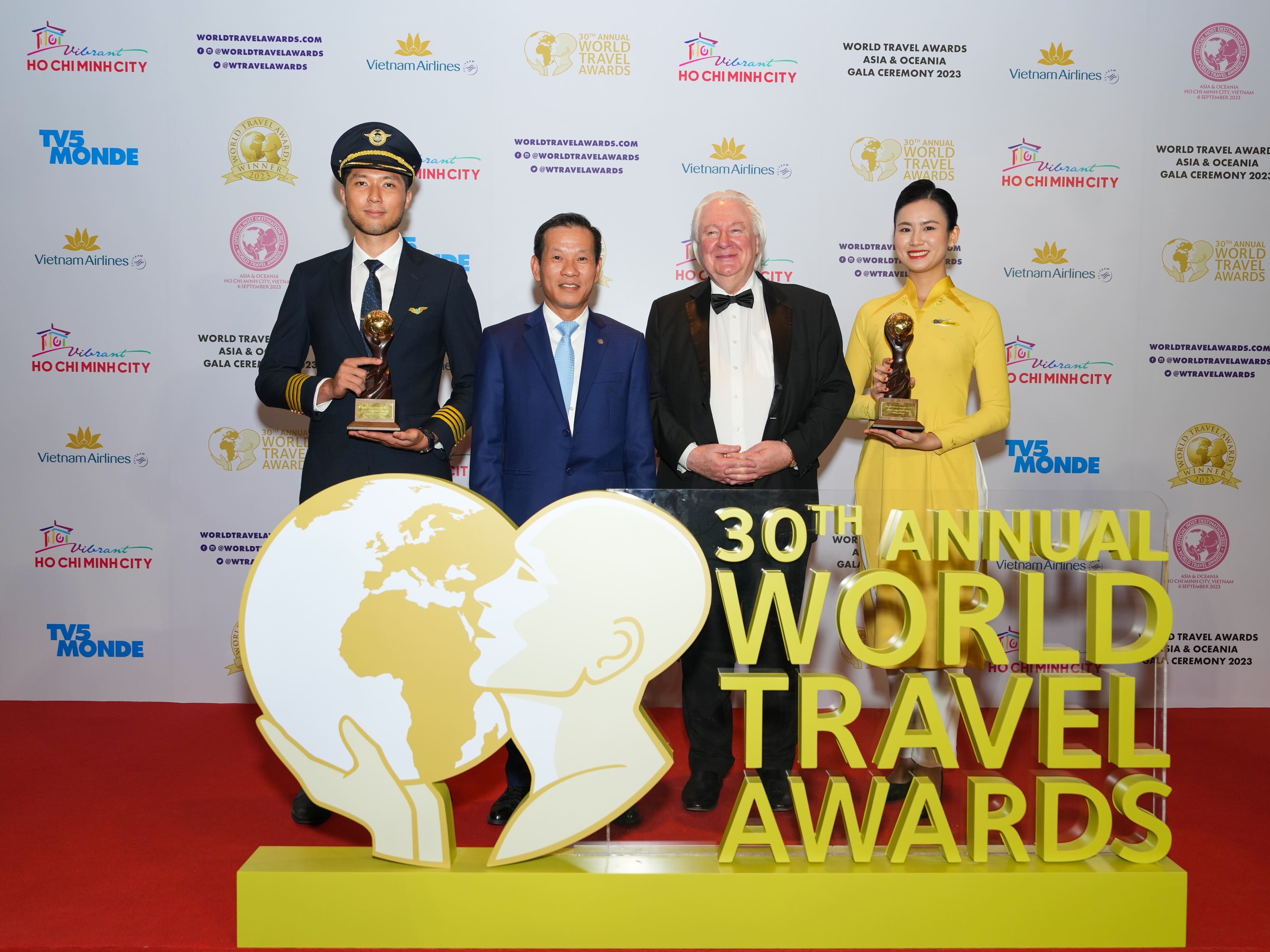 Tiêu dùng & Dư luận - Vietnam Airlines nhận 4 giải thưởng tại World Travel Awards 2023 (Hình 3).