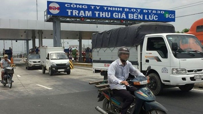 Nóng trong tuần: Thu giá, lật tàu, bạo hành và quan chức thể thao dính nghi án mua dâm