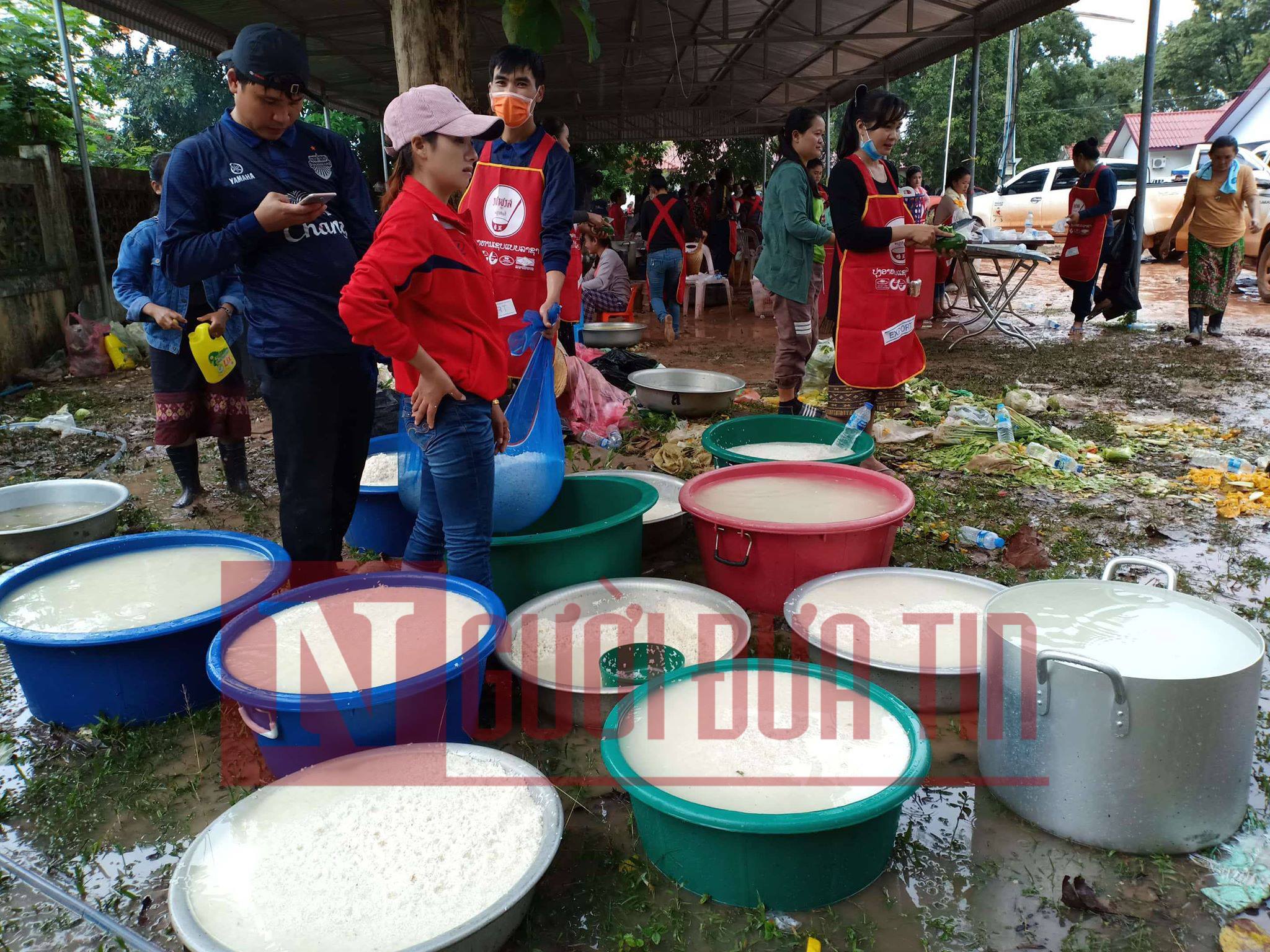 Tin nhanh - Vỡ đập thủy điện Lào: Cận cảnh công tác cứu hộ tại nơi cơn lũ vừa càn quét (Hình 14).