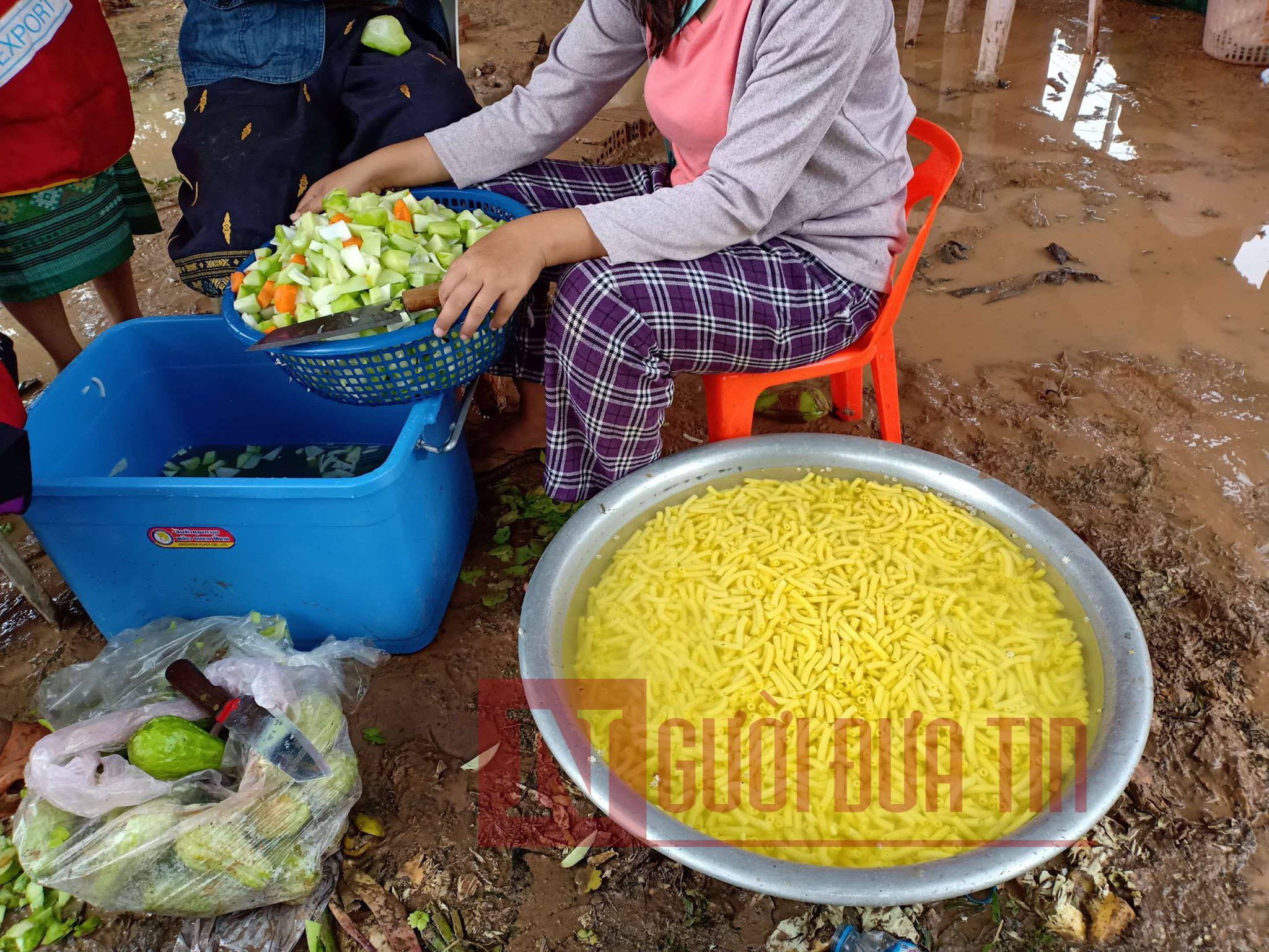 Tin nhanh - Vỡ đập thủy điện Lào: Cận cảnh công tác cứu hộ tại nơi cơn lũ vừa càn quét (Hình 15).