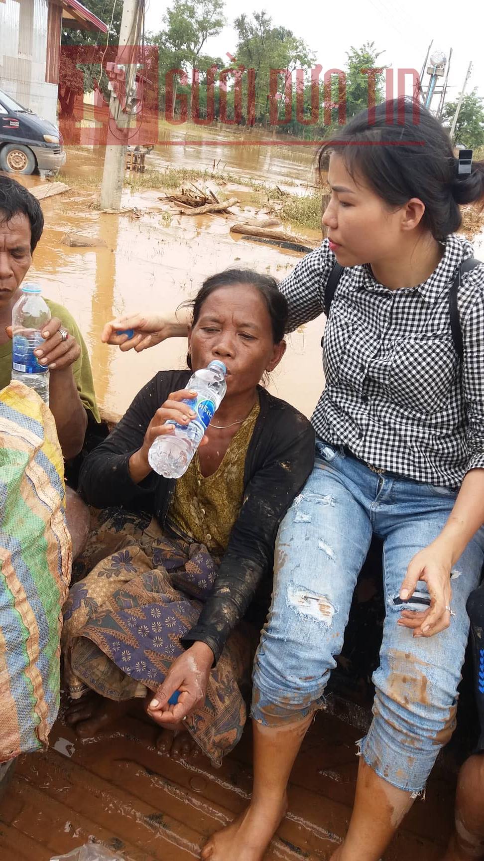 Tin nhanh - Vỡ đập thủy điện Lào: Cận cảnh công tác cứu hộ tại nơi cơn lũ vừa càn quét (Hình 5).