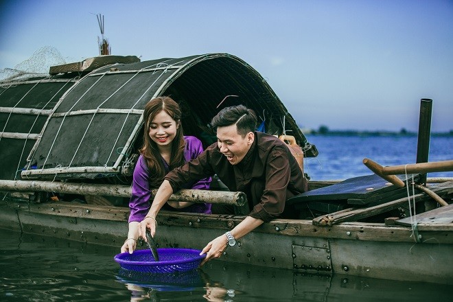 Đời sống - Bộ ảnh cưới đẹp như mơ của đôi bạn trẻ trên dòng Hương Giang (Hình 3).