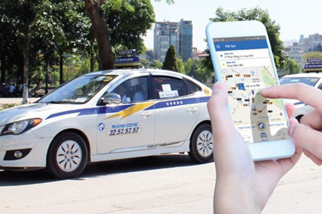 Tiêu dùng & Dư luận - Không tăng giá giờ cao điểm, Liên minh Taxi Việt “điểm trúng huyệt” Grab