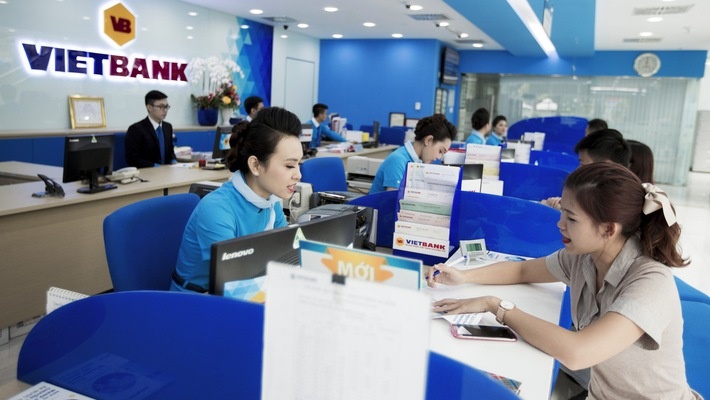 Tài chính - Ngân hàng - Bố mẹ vợ Bầu Kiên ồ ạt bán cổ phần VietBank