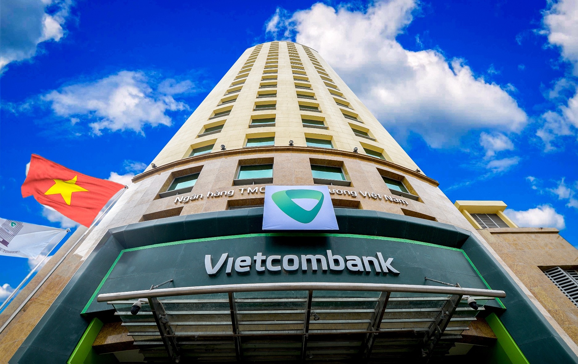 Tài chính - Ngân hàng - Có 6.200 tỷ, Vietcombank chi 450 tỷ đồng giảm lãi suất cho vay