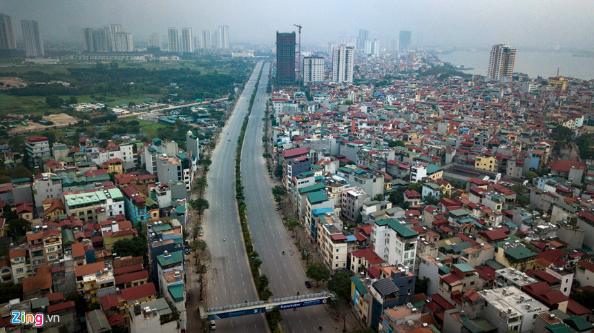 Dân sinh - Hà Nội, TP. HCM  sáng mùng 1 Tết vắng vẻ hiếm thấy (Hình 7).