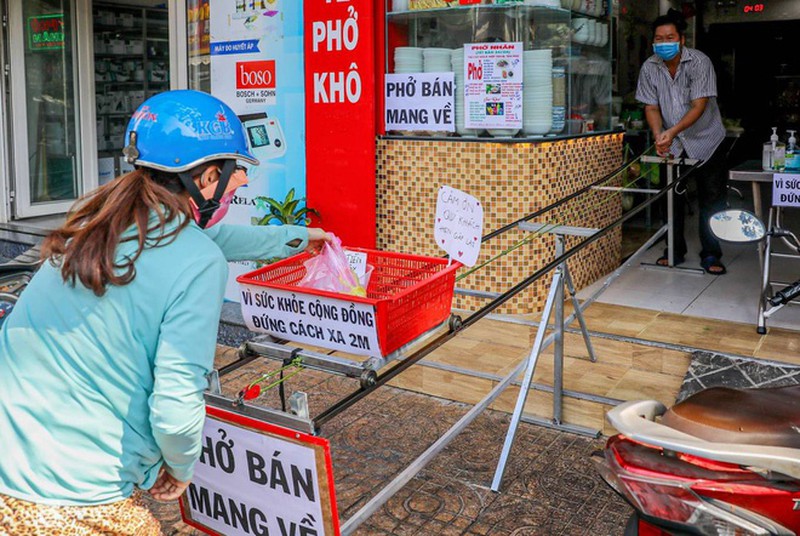 Tiêu dùng & Dư luận - Chuyện những người bán hàng ăn thời Covid-19