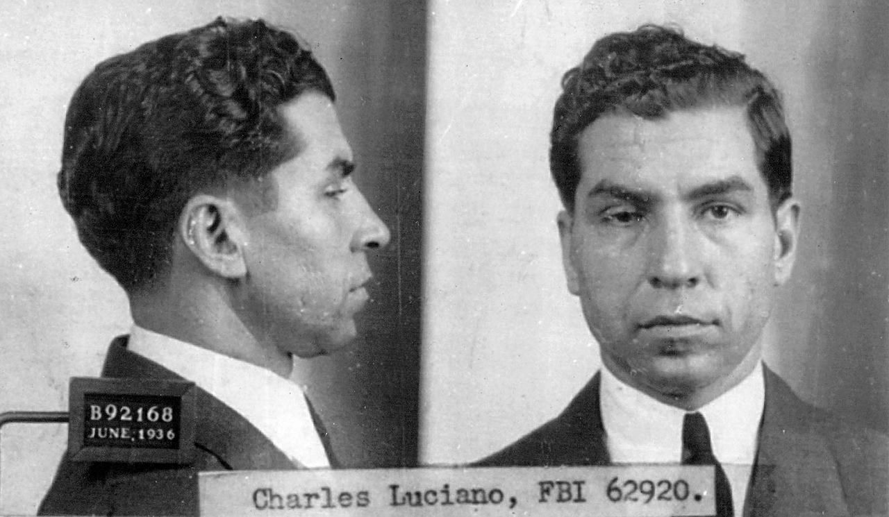 An ninh - Hình sự - Giải mã bảo tàng Mafia: Lucky Luciano - kẻ sát hại một loạt 'ông trùm' để củng cố địa vị trong thế giới ngầm (Hình 3).