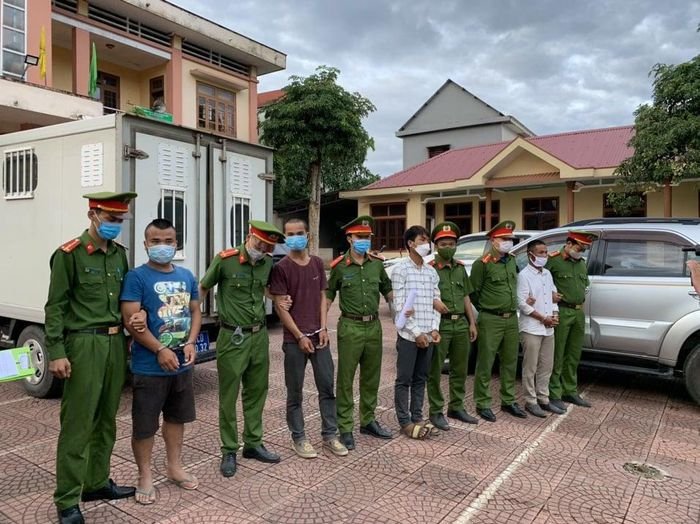 An ninh - Hình sự - Bắt thêm 4 đối tượng liên quan đến vụ tấn công khiến 5 công an bị thương