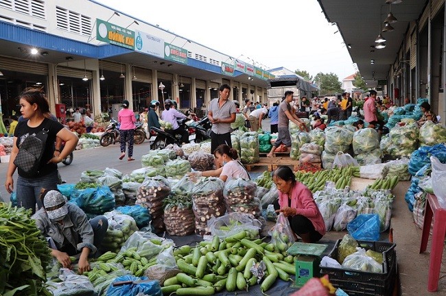 Tiêu dùng & Dư luận - Khôi phục chợ truyền thống, chợ đầu mối: Kênh tiêu thụ nông sản, kích thích sản xuất (Hình 2).