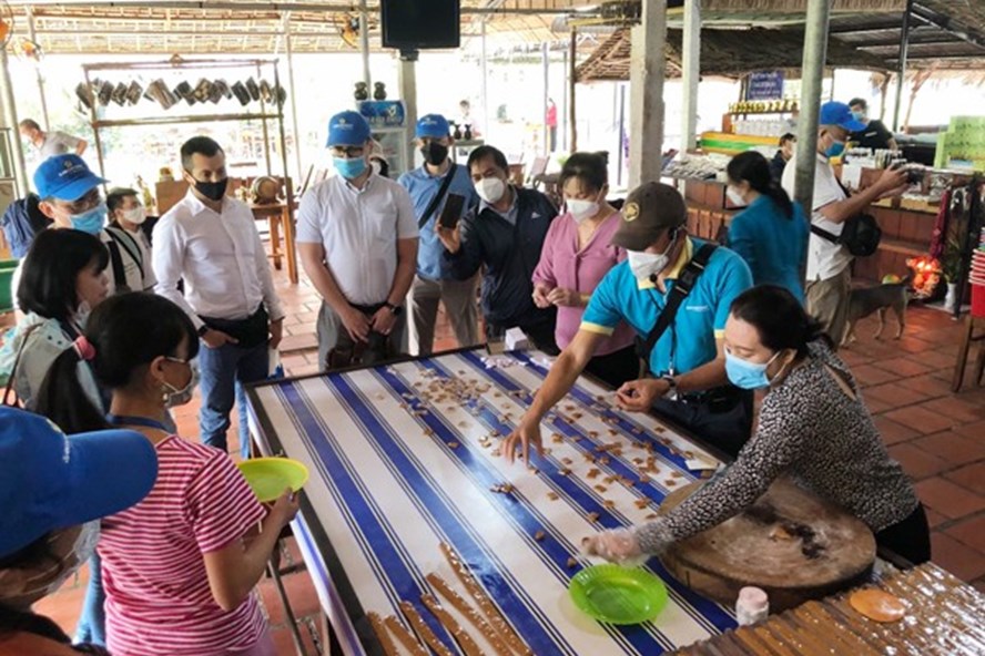 Kinh tế vĩ mô - Từng bước mở cửa du lịch, doanh nghiệp vẫn như 'chim sợ cành cong' (Hình 2).