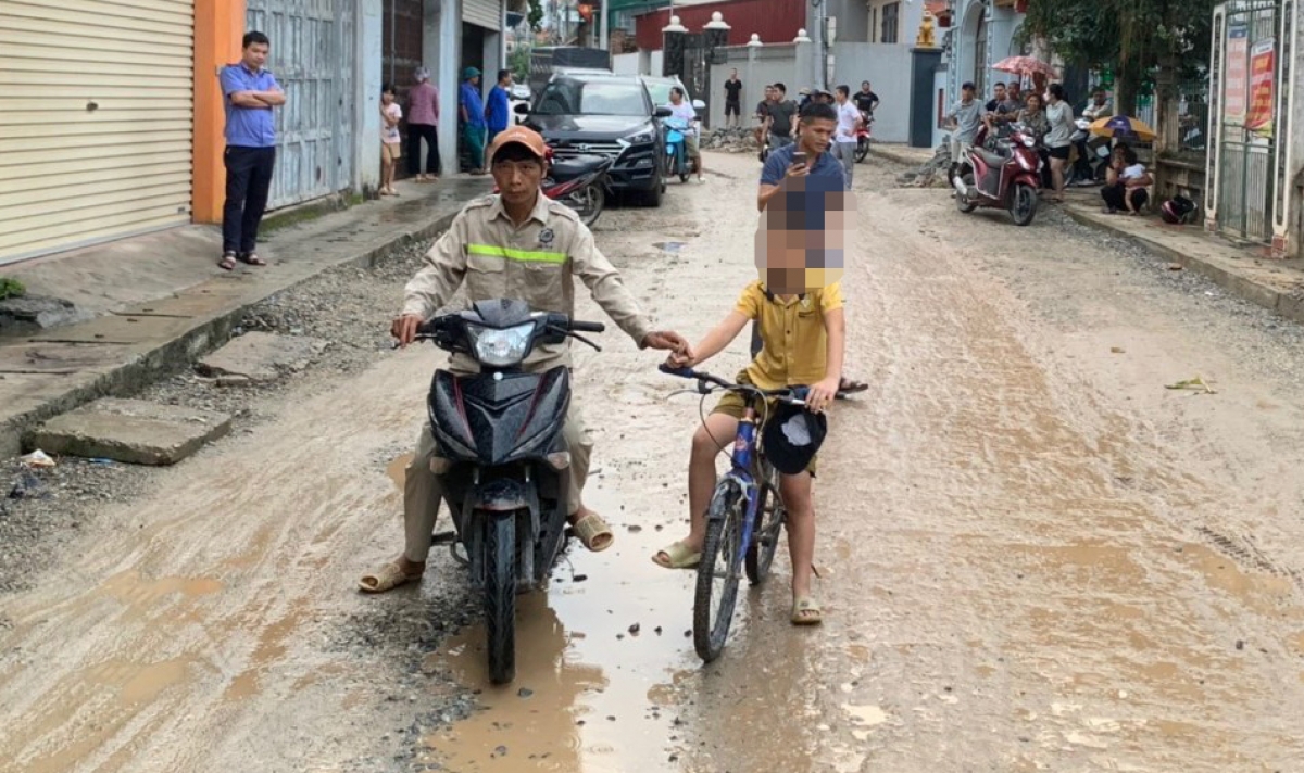 An ninh - Hình sự - Bắt đối tượng bịt mặt cướp tiền của học sinh giữa đường