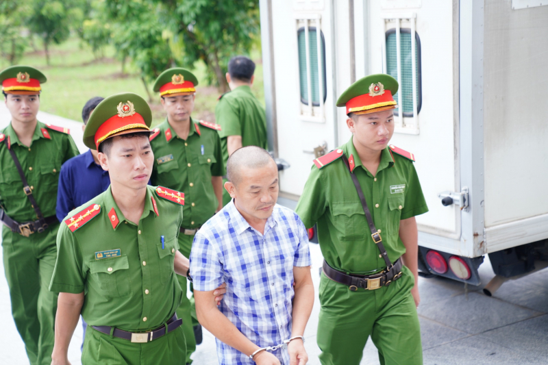 An ninh - Hình sự - Cựu Chủ tịch UBND Tp.Hà Nội Nguyễn Đức Chung hầu tòa trong vụ án trồng, thay thế cây xanh (Hình 2).