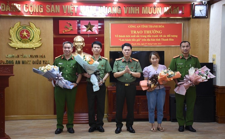 An ninh - Hình sự - Thanh Hóa: Bắt hai đối tượng tàng trữ, lưu hành tiền giả (Hình 2).