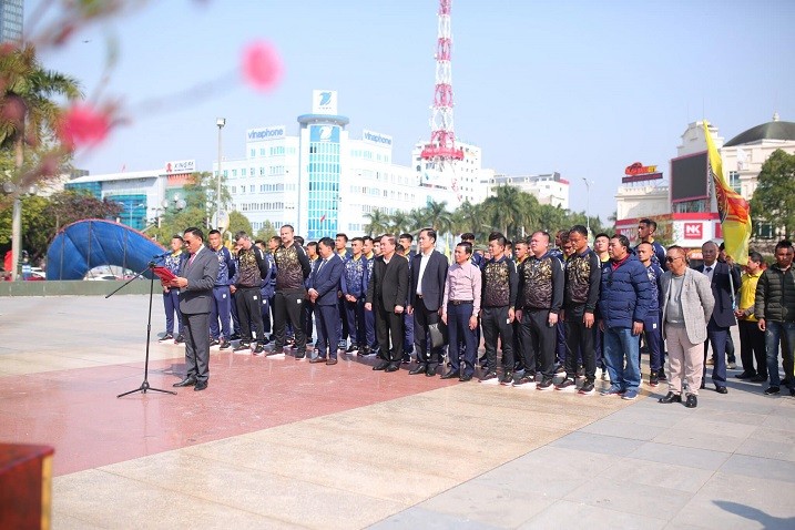 Bóng đá Việt Nam - Đông Á Thanh Hóa tưng bừng khí thế trong lễ xuất quân mùa giải 2023