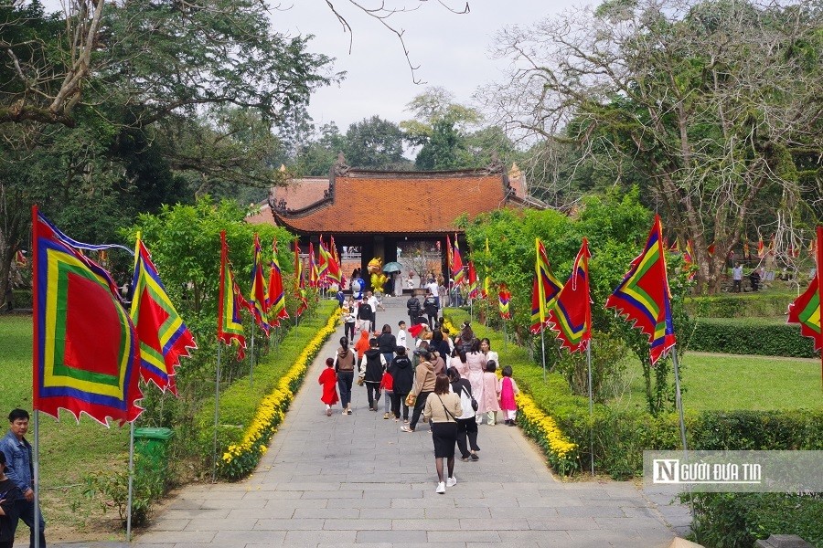 Văn hoá - Thanh Hóa: Khu di tích gần 600 năm nhộn nhịp khách về du xuân (Hình 3).