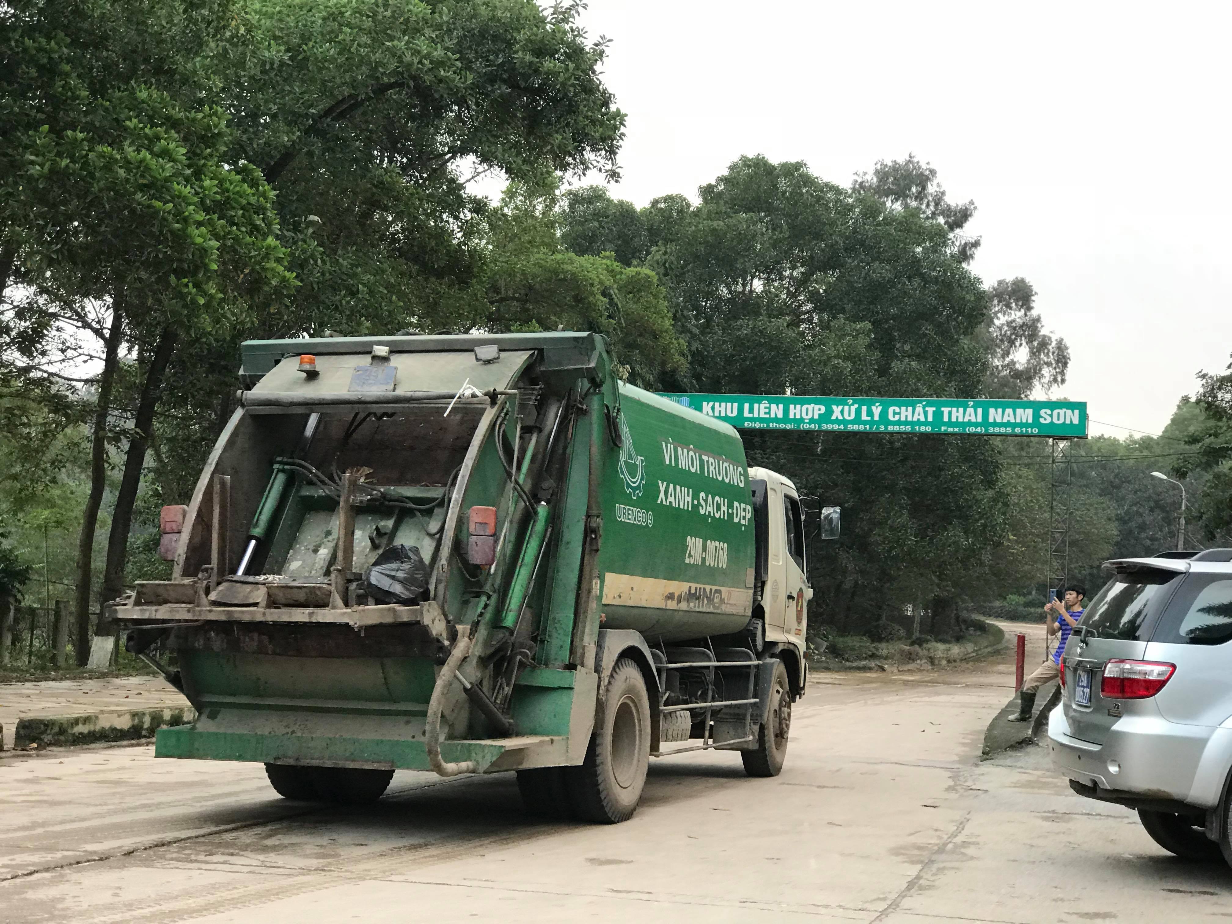 Tin nhanh - Thông xe vào bãi rác: Hà Nội được giải nguy (Hình 2).