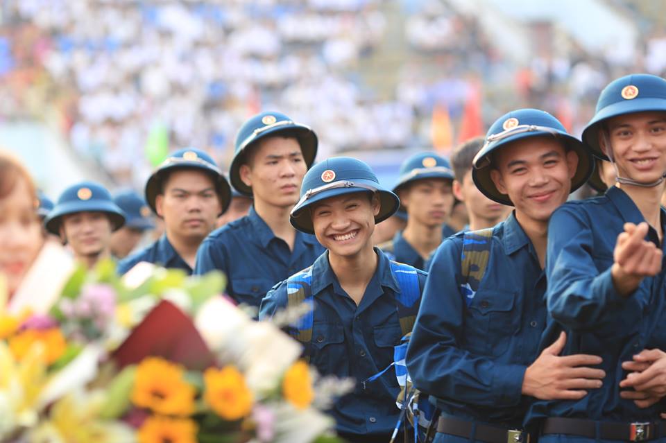 Tin nhanh - Nụ cười của những tân binh ngày nhập ngũ (Hình 2).