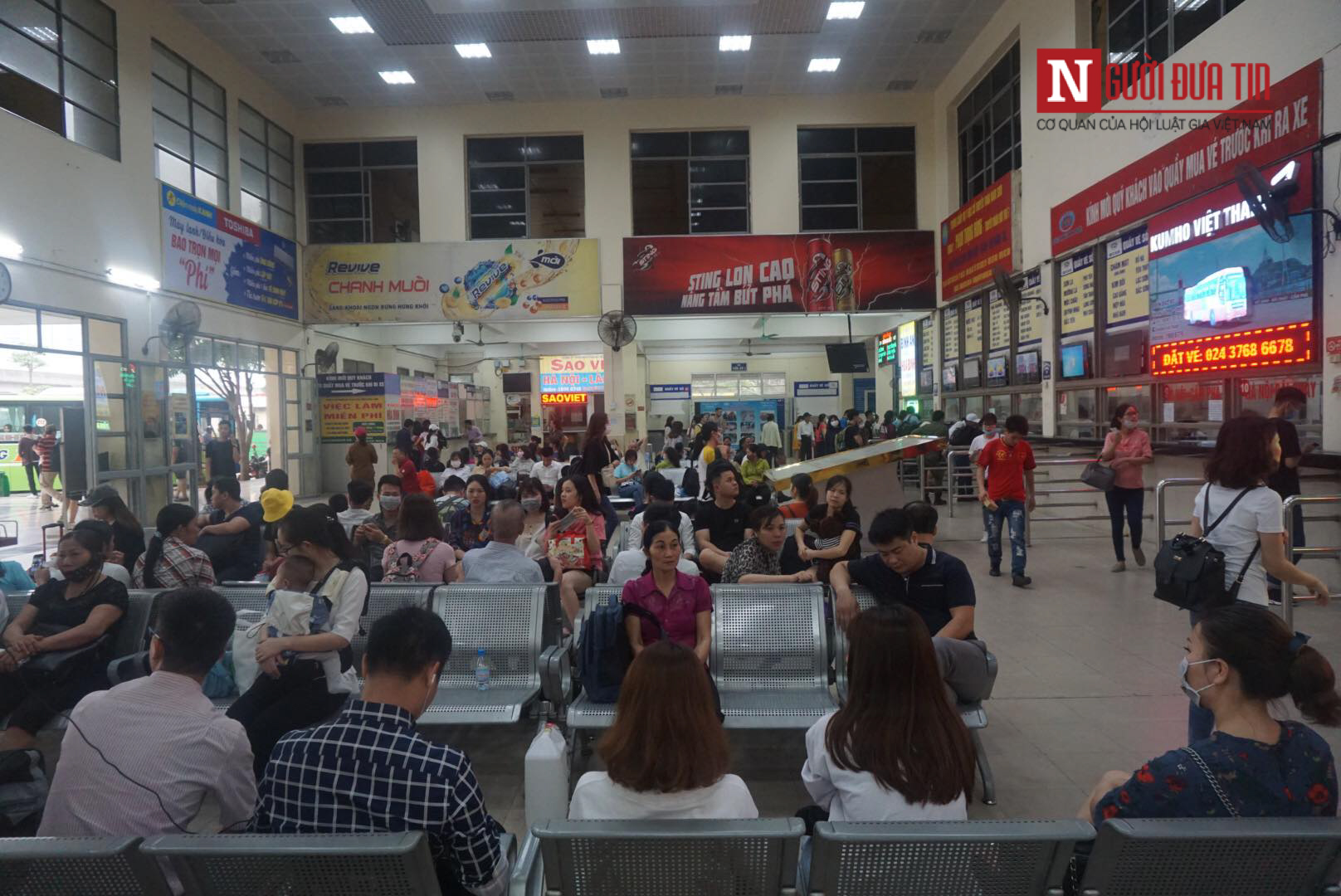 Tin nhanh - Người dân ùn ùn về quê nghỉ lễ Giỗ tổ Hùng Vương