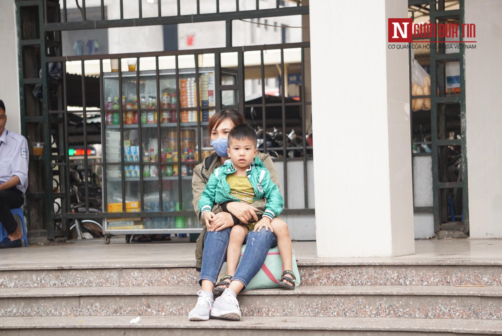 Tin nhanh - Người dân ùn ùn về quê nghỉ lễ Giỗ tổ Hùng Vương (Hình 5).