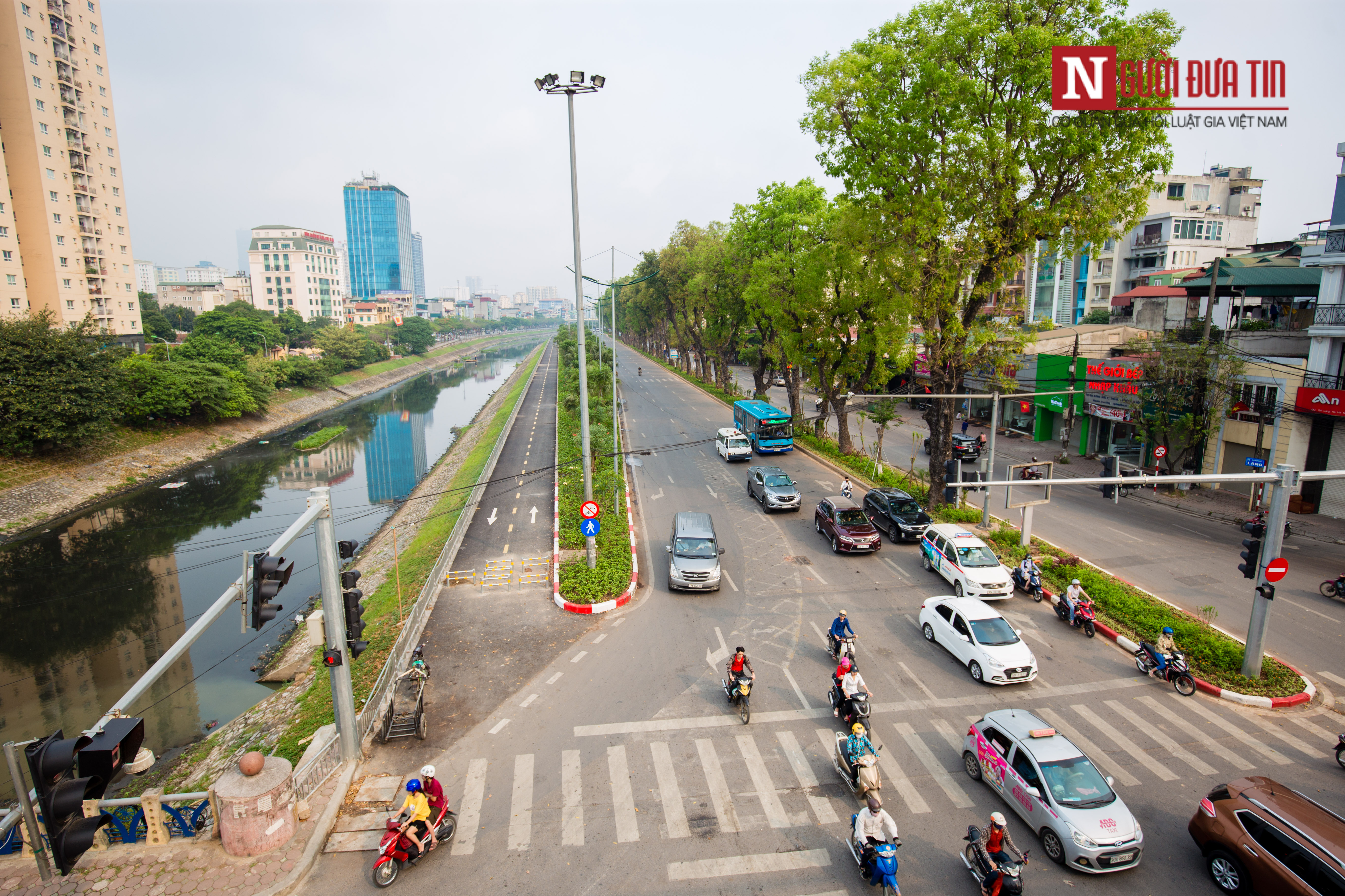 Tin nhanh - Cận cảnh hàng loạt tuyến phố Hà Nội sắp cắt xén vỉa hè, mở rộng lòng đường