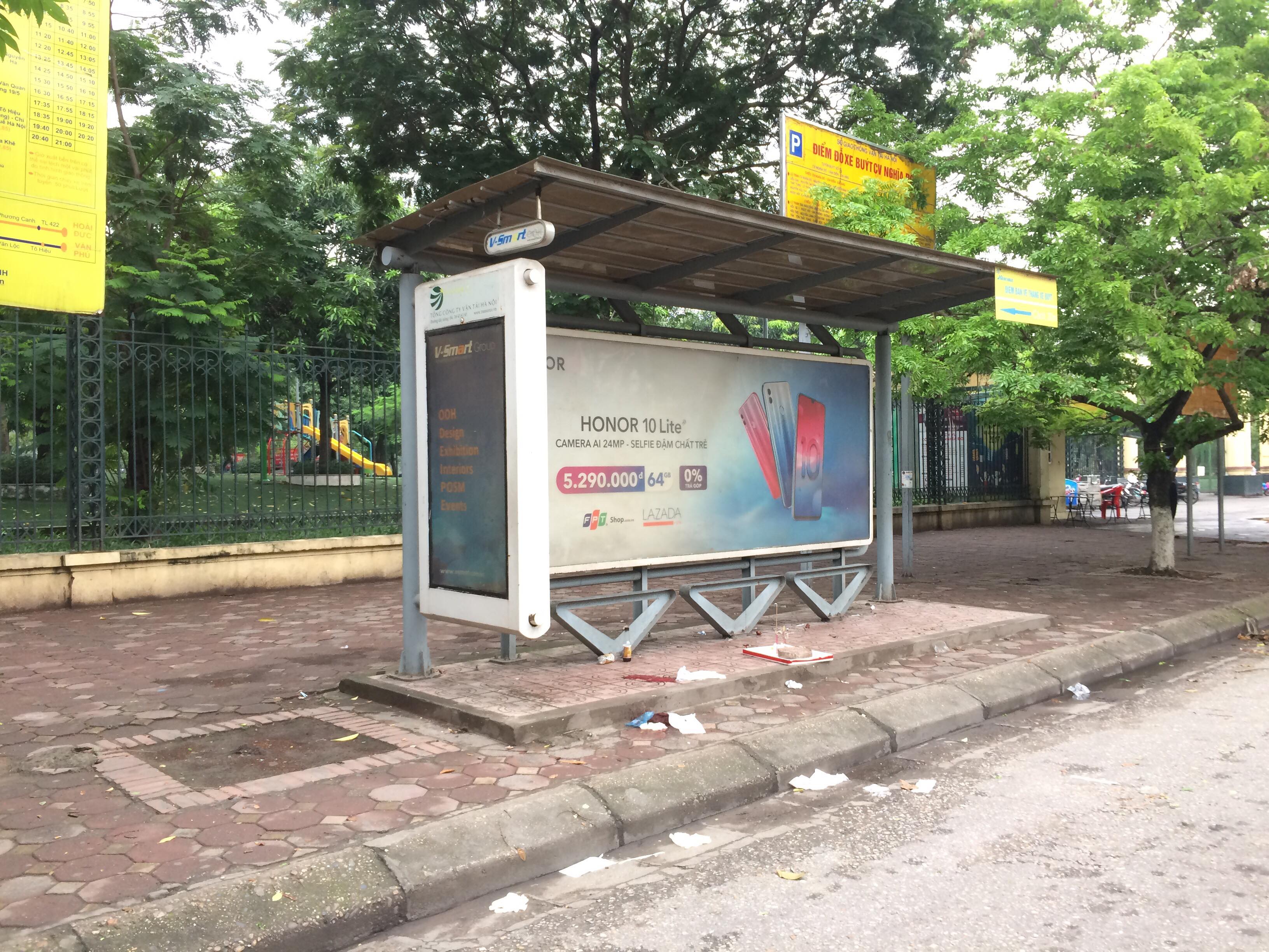 Tin nhanh - Hà Nội: Phát hiện người đàn ông chết bất thường bên vũng máu