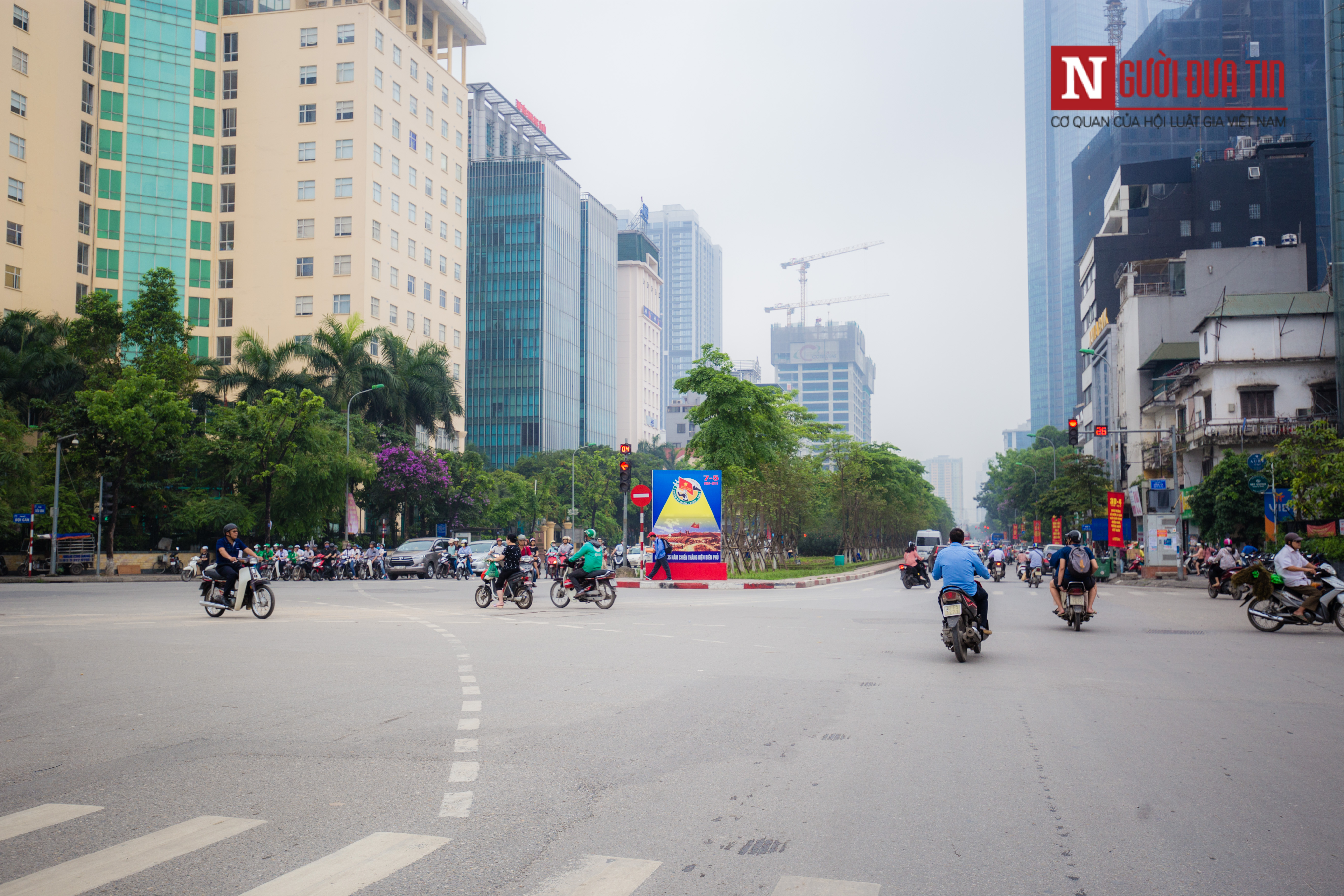 Tin nhanh - Cận cảnh hàng loạt tuyến phố Hà Nội sắp cắt xén vỉa hè, mở rộng lòng đường (Hình 6).