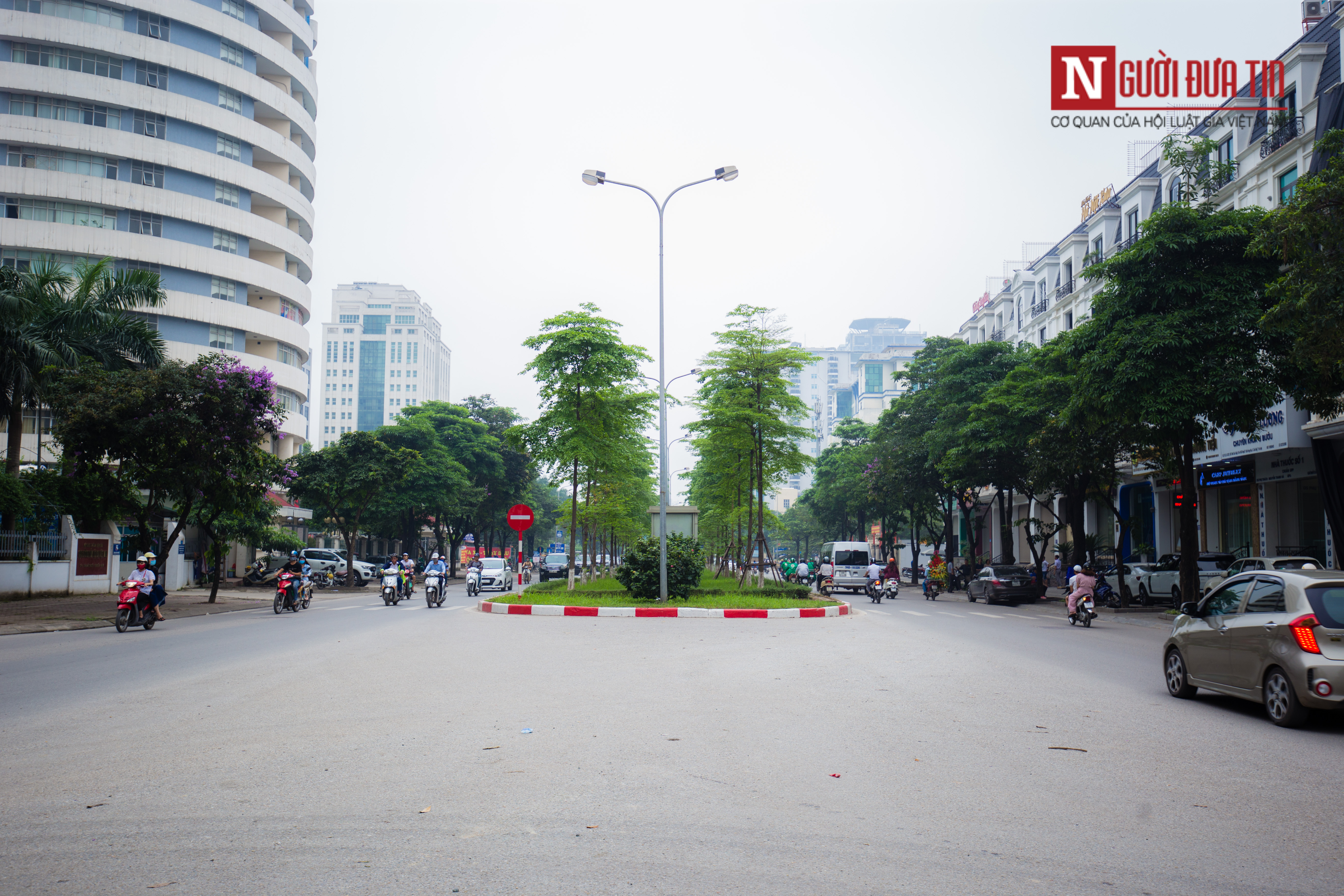 Tin nhanh - Cận cảnh hàng loạt tuyến phố Hà Nội sắp cắt xén vỉa hè, mở rộng lòng đường (Hình 3).