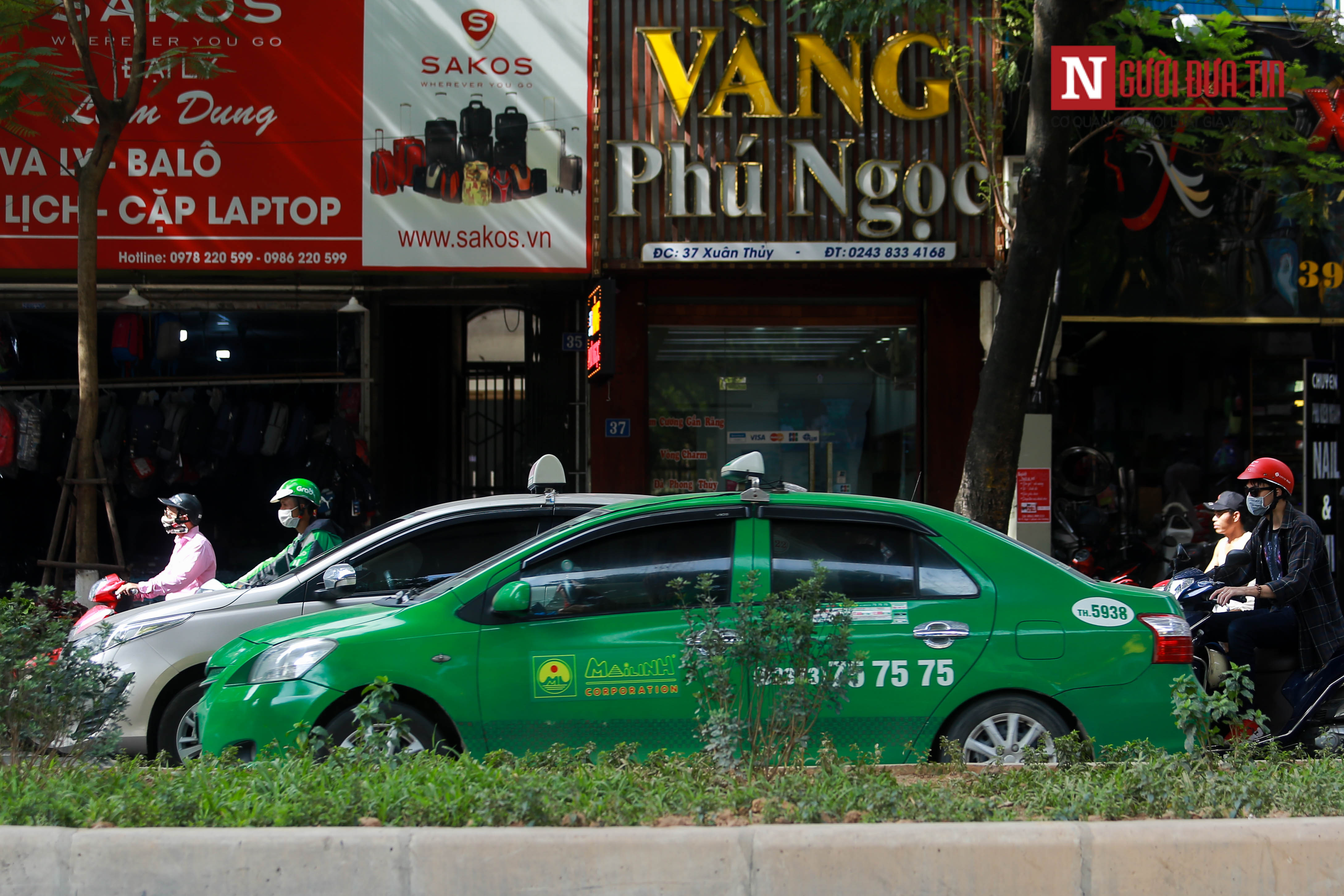 Tin nhanh - Hà Nội: Taxi ngang nhiên di chuyển trong đường cấm (Hình 8).