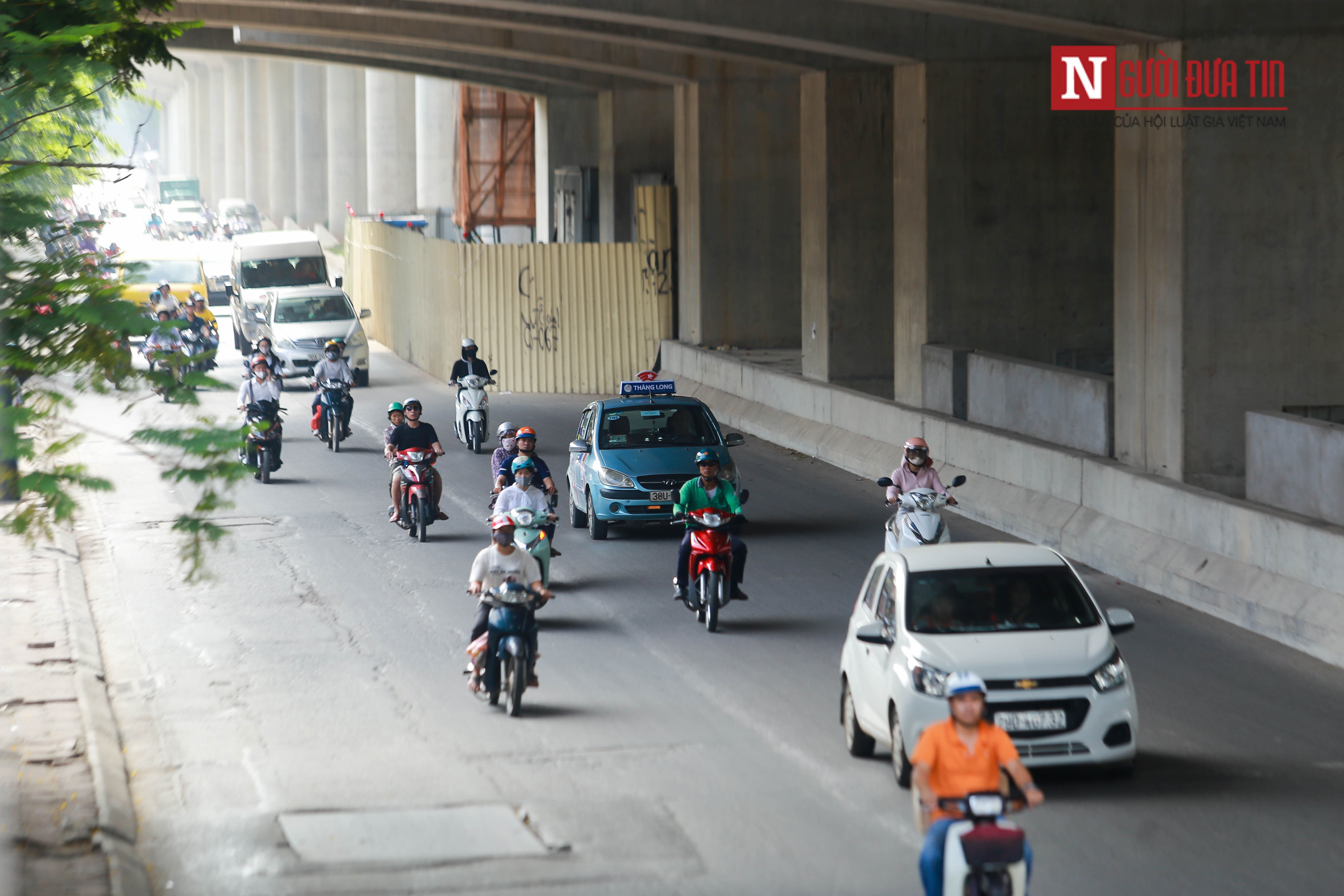 Tin nhanh - Hà Nội: Taxi ngang nhiên di chuyển trong đường cấm (Hình 7).