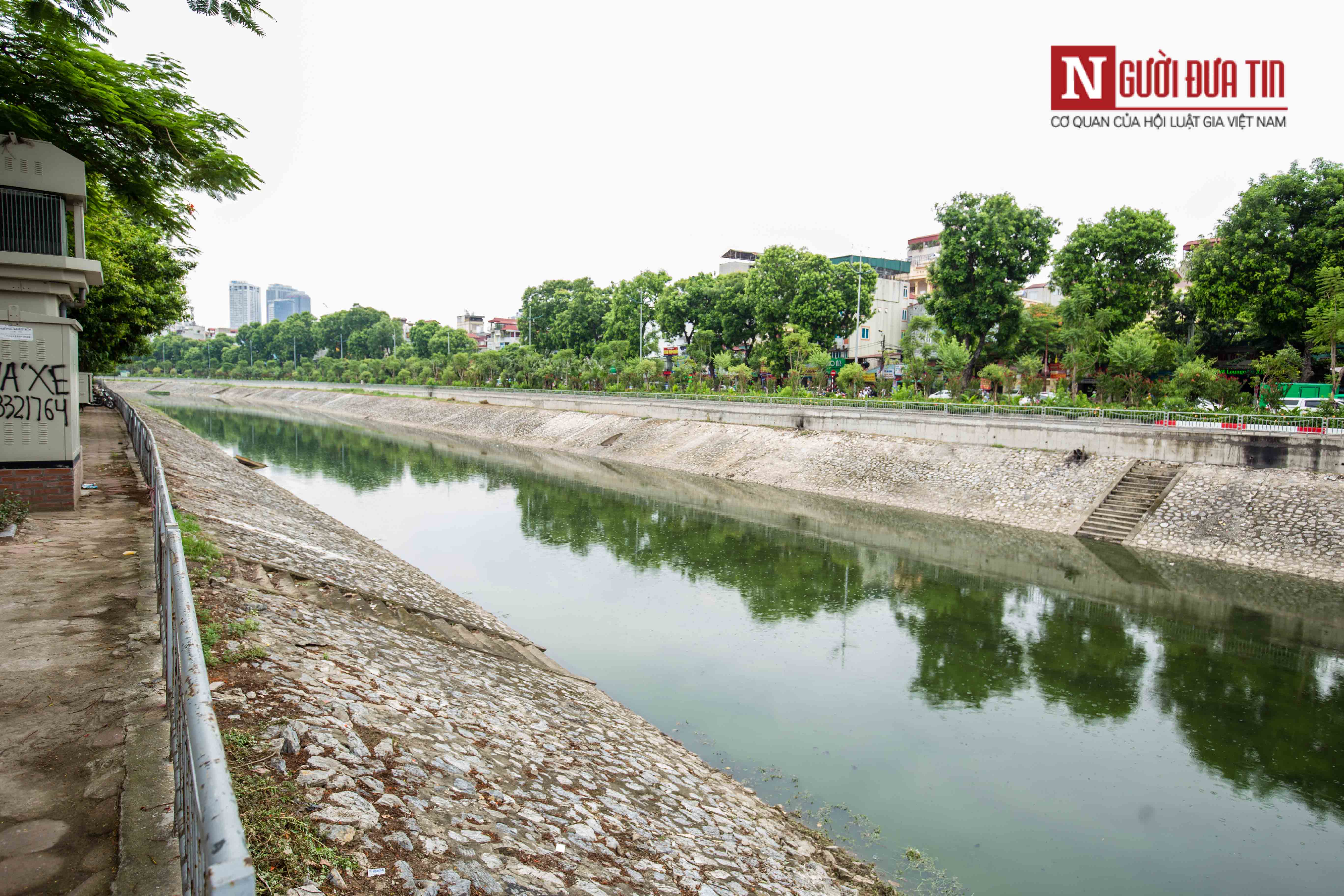 Môi trường - [Chùm ảnh] Sông Tô Lịch sau khi tiếp nhận 1 triệu m3 nước từ Hồ Tây (Hình 9).