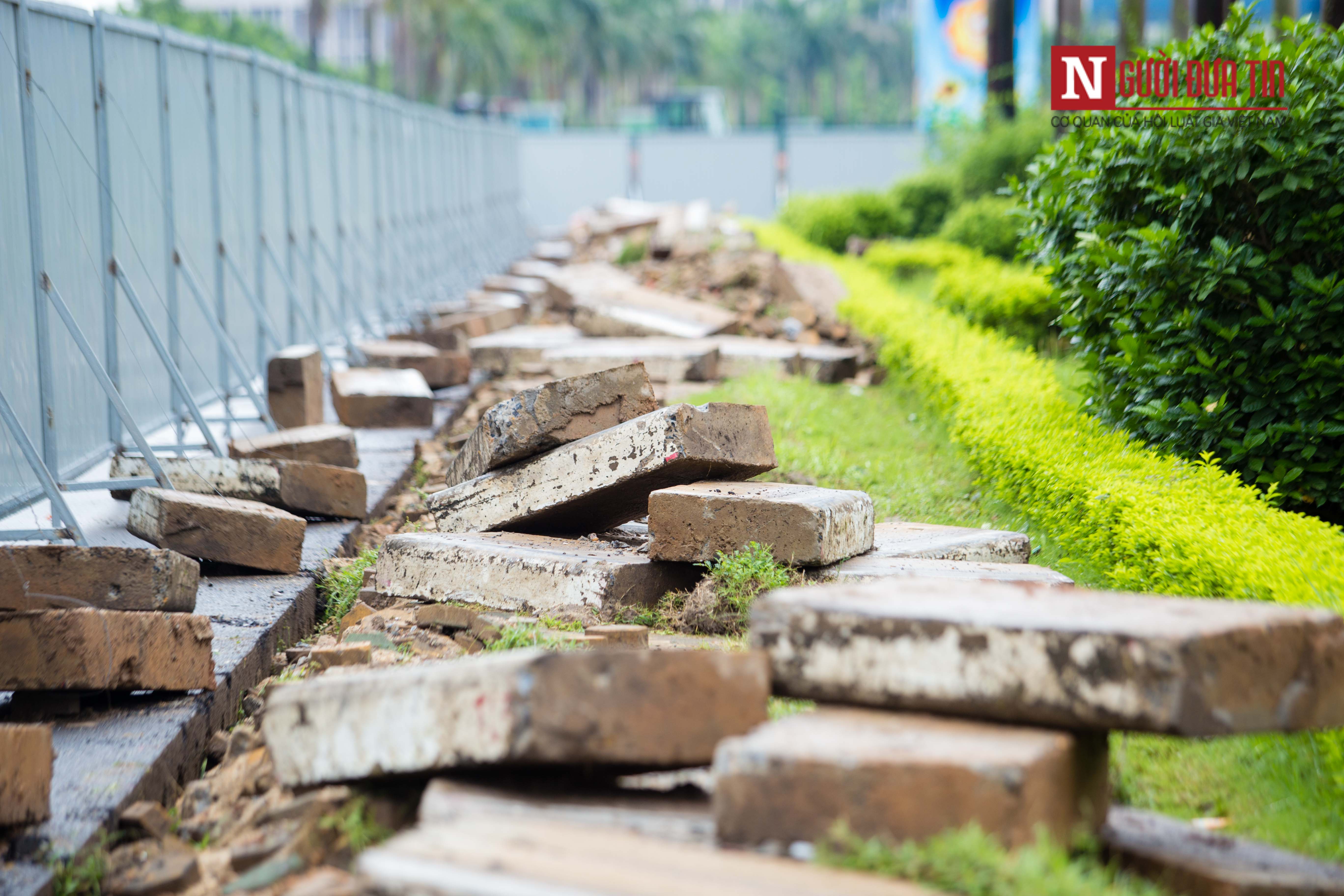 Tin nhanh - Chùm ảnh: Rào chắn nhiều tuyến đường thi công trường đua F1 (Hình 10).