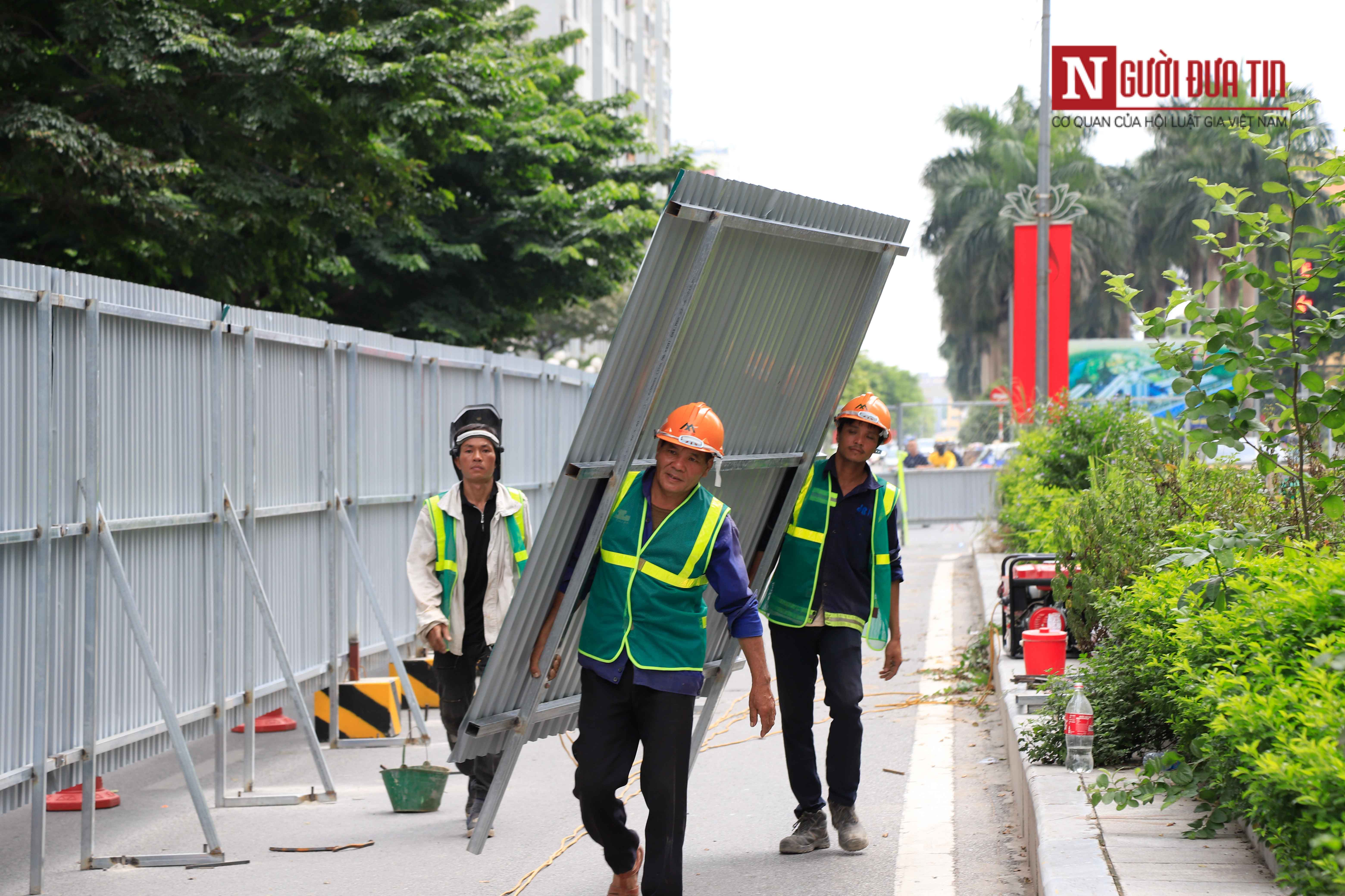 Tin nhanh - Chùm ảnh: Rào chắn nhiều tuyến đường thi công trường đua F1 (Hình 6).