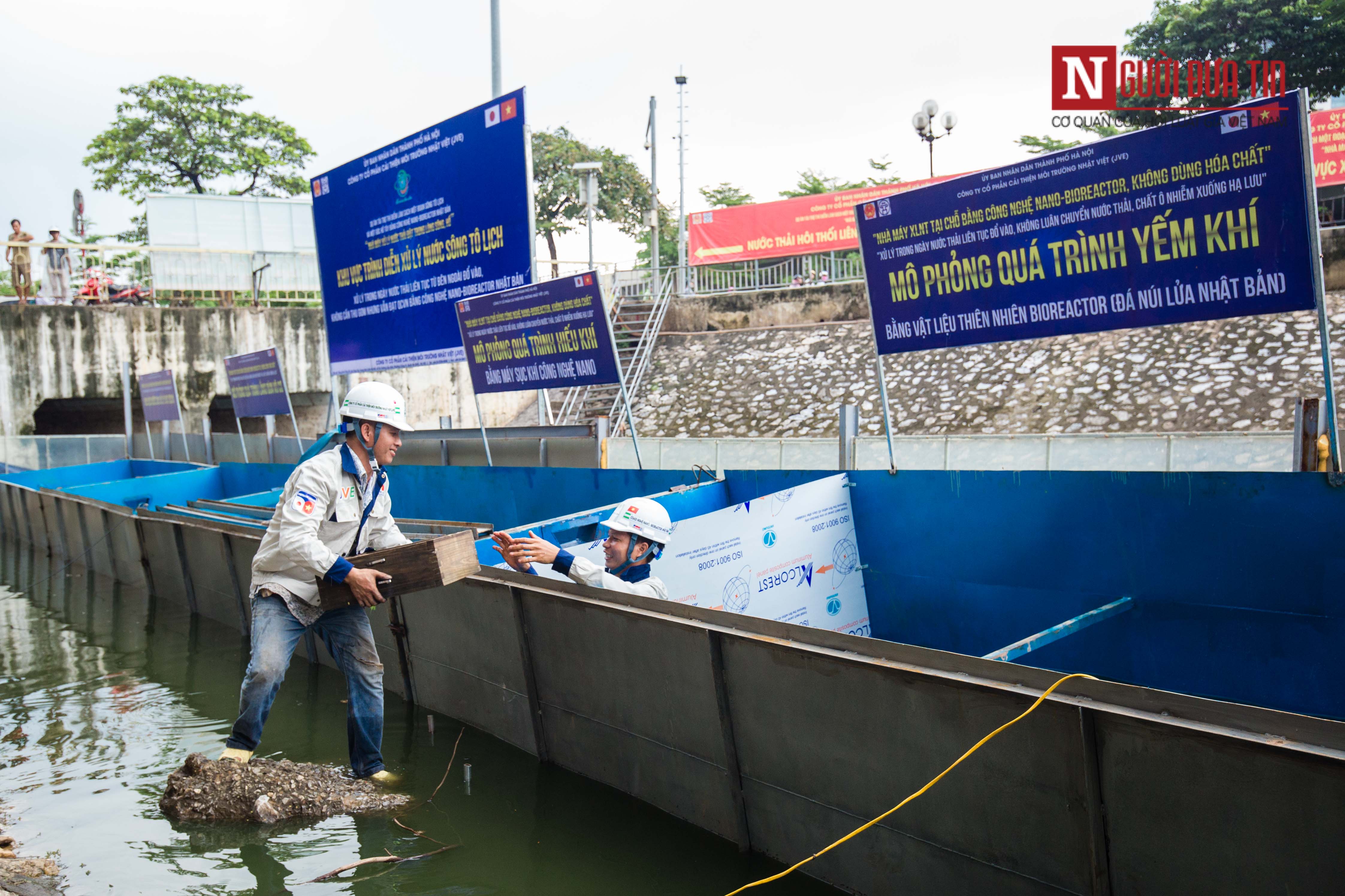 Môi trường - Cận cảnh khu trình diễn xử lý nước sông Tô Lịch bằng công nghệ của Nhật Bản có thể dùng để tắm rửa (Hình 8).