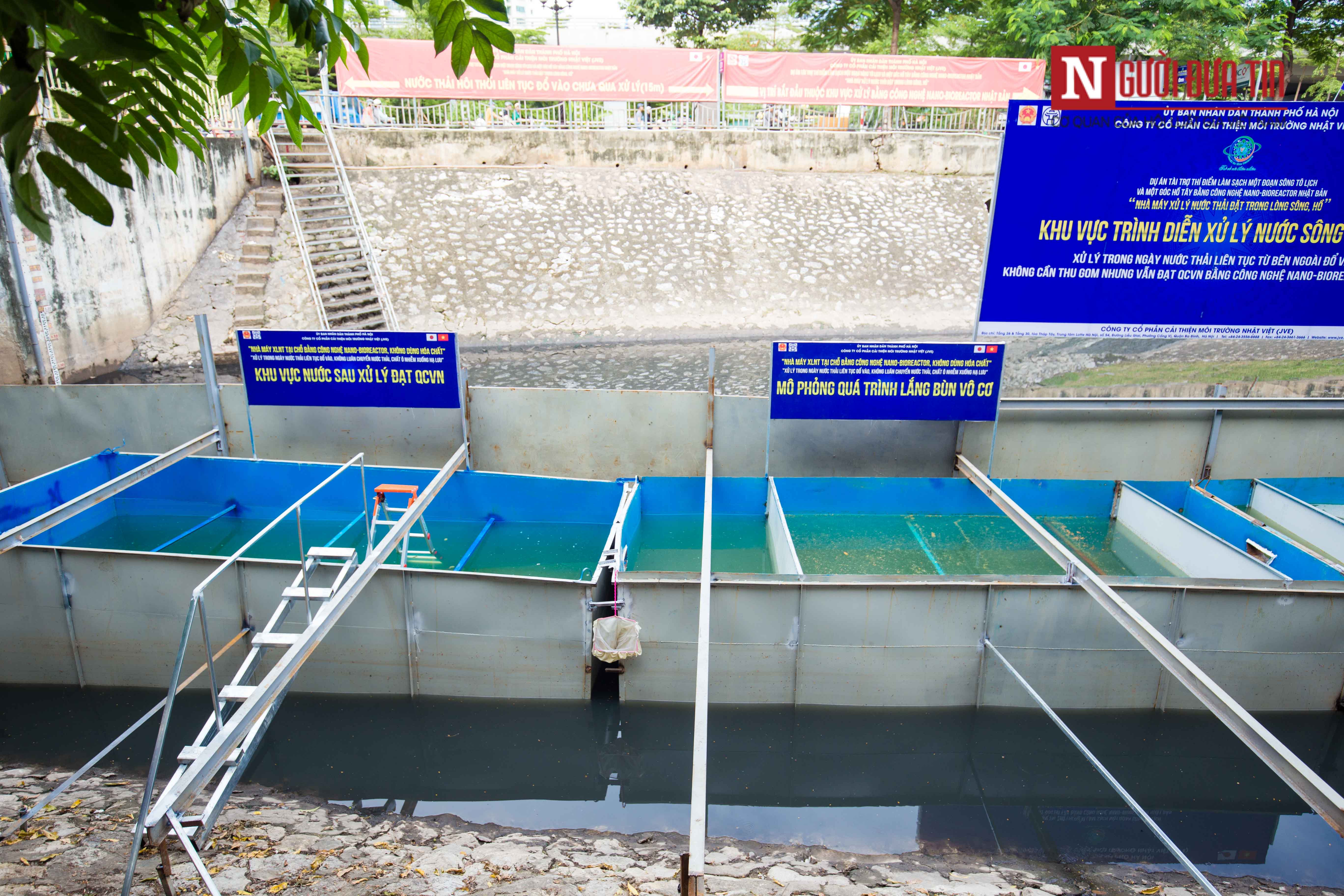 Môi trường - [Chùm ảnh] Chuyên gia Nhật Bản gây sốc, đích thân xuống tắm sông Tô Lịch (Hình 6).