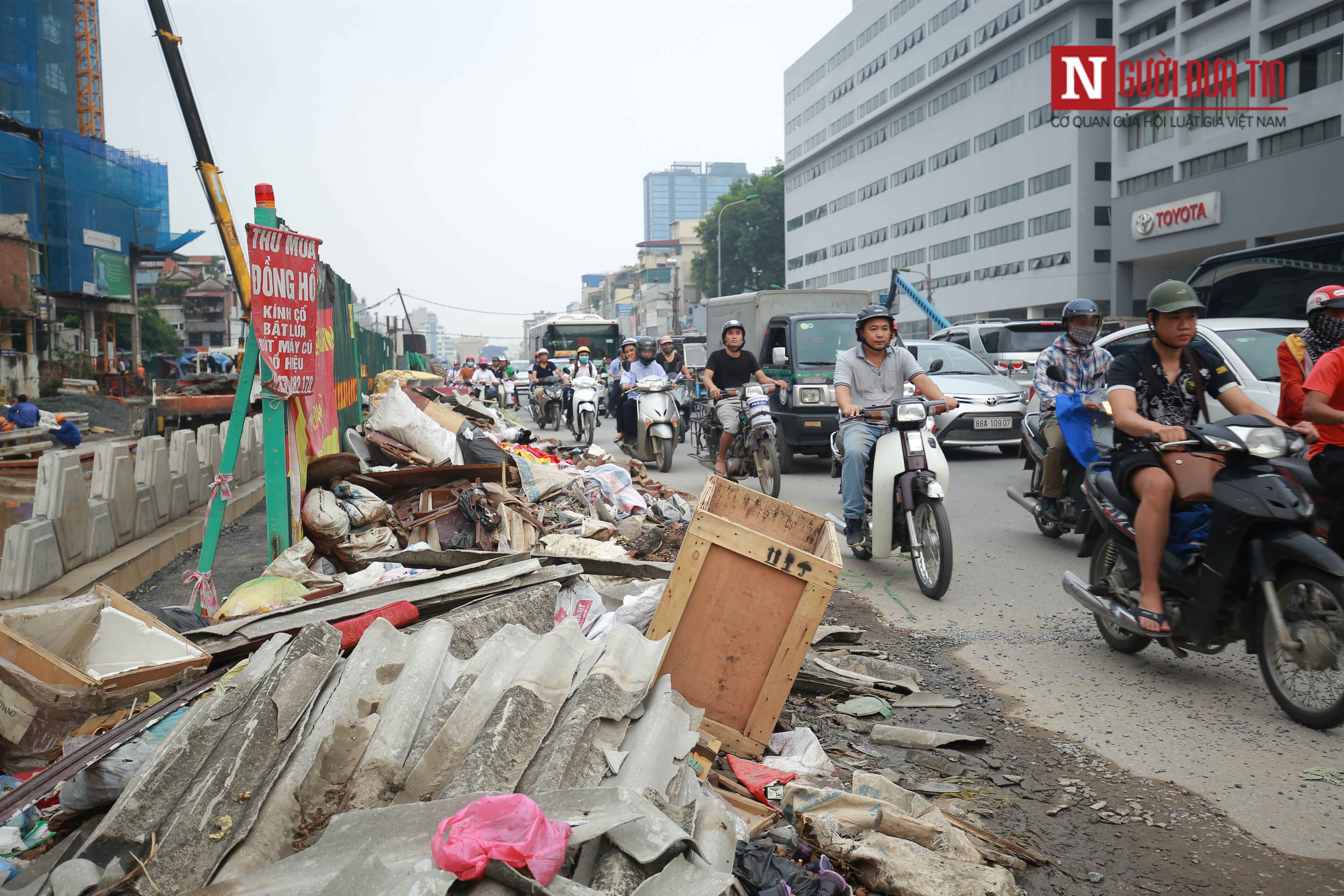 Tin nhanh - Toàn cảnh đại công trường ngổn ngang, chậm tiến độ trên đường Trường Chinh (Hình 5).