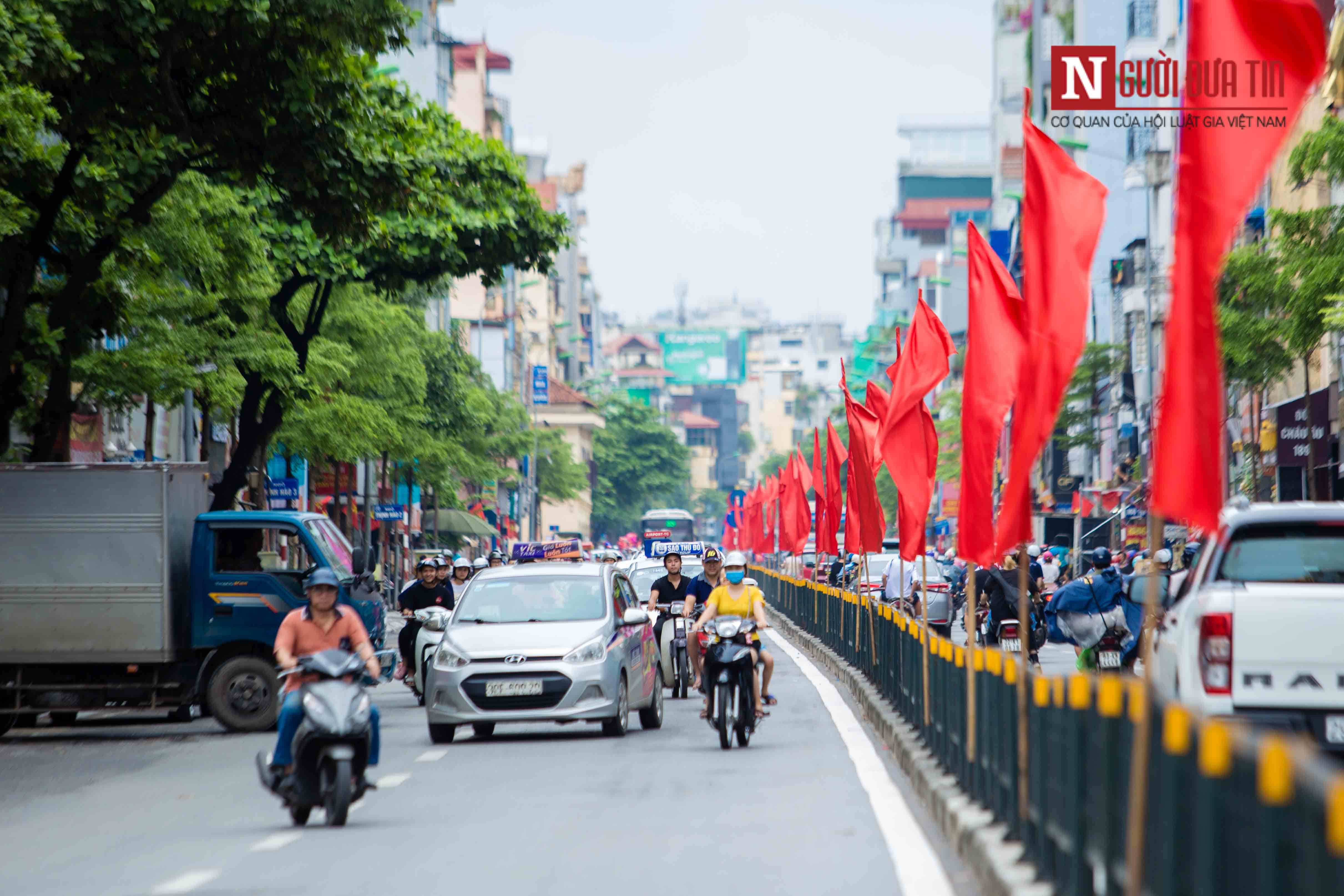 Chính sách - Thủ đô Hà Nội rực đỏ sắc cờ mừng ngày Quốc khánh 2/9 (Hình 4).