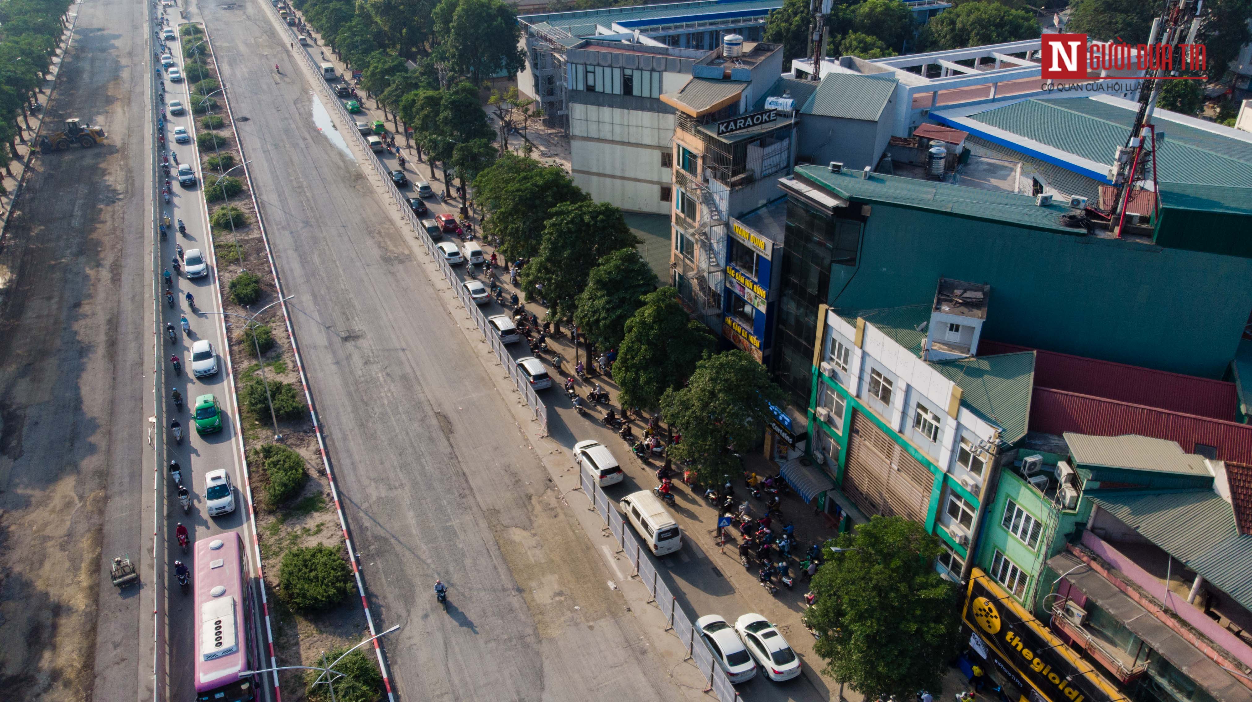 Tin nhanh - Hà Nội: Cận cảnh tuyến đường luôn trong tình trạng ùn tắc (Hình 4).