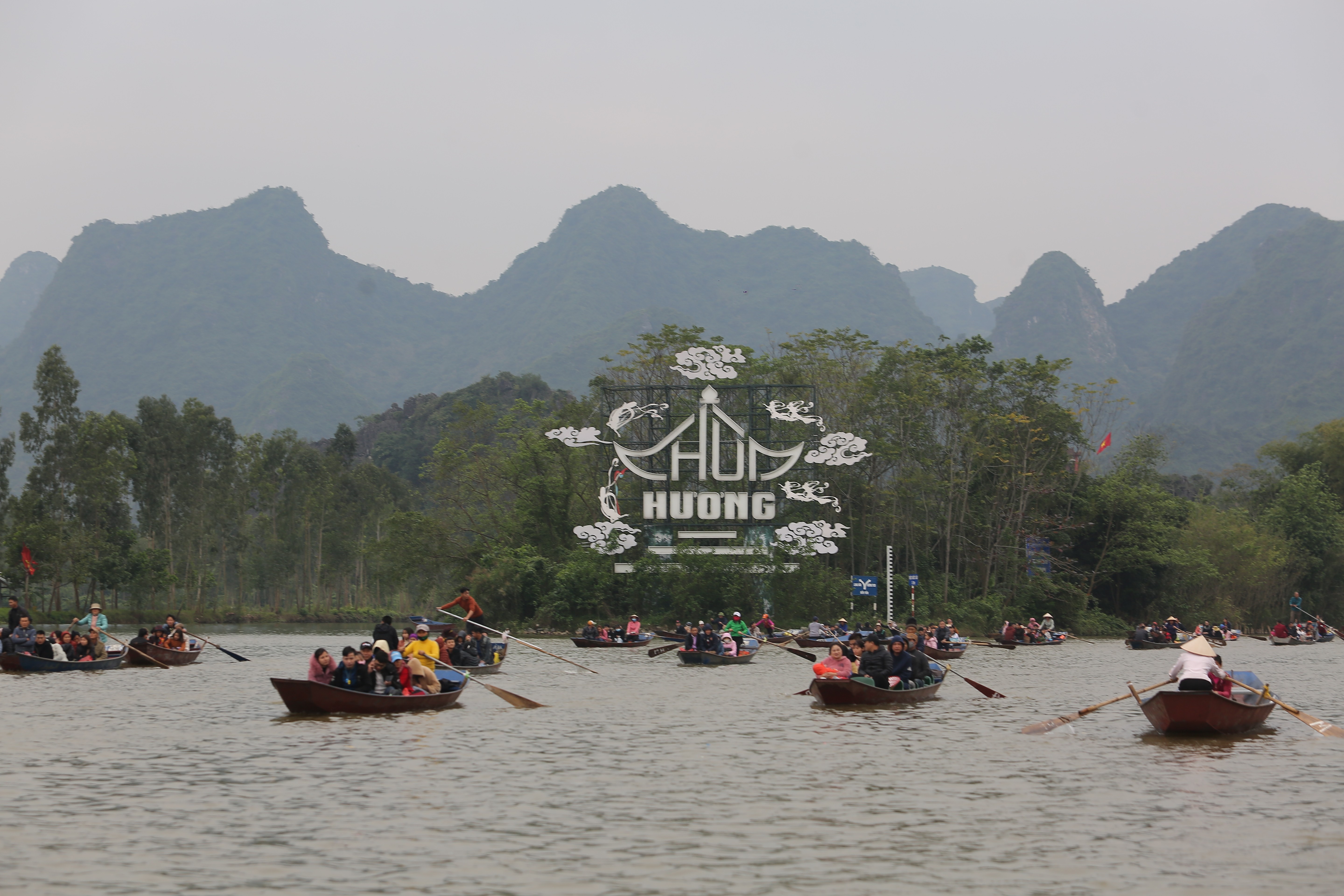 Văn hoá - Chùa Hương đông nghịt du khách ngày khai hội (Hình 11).