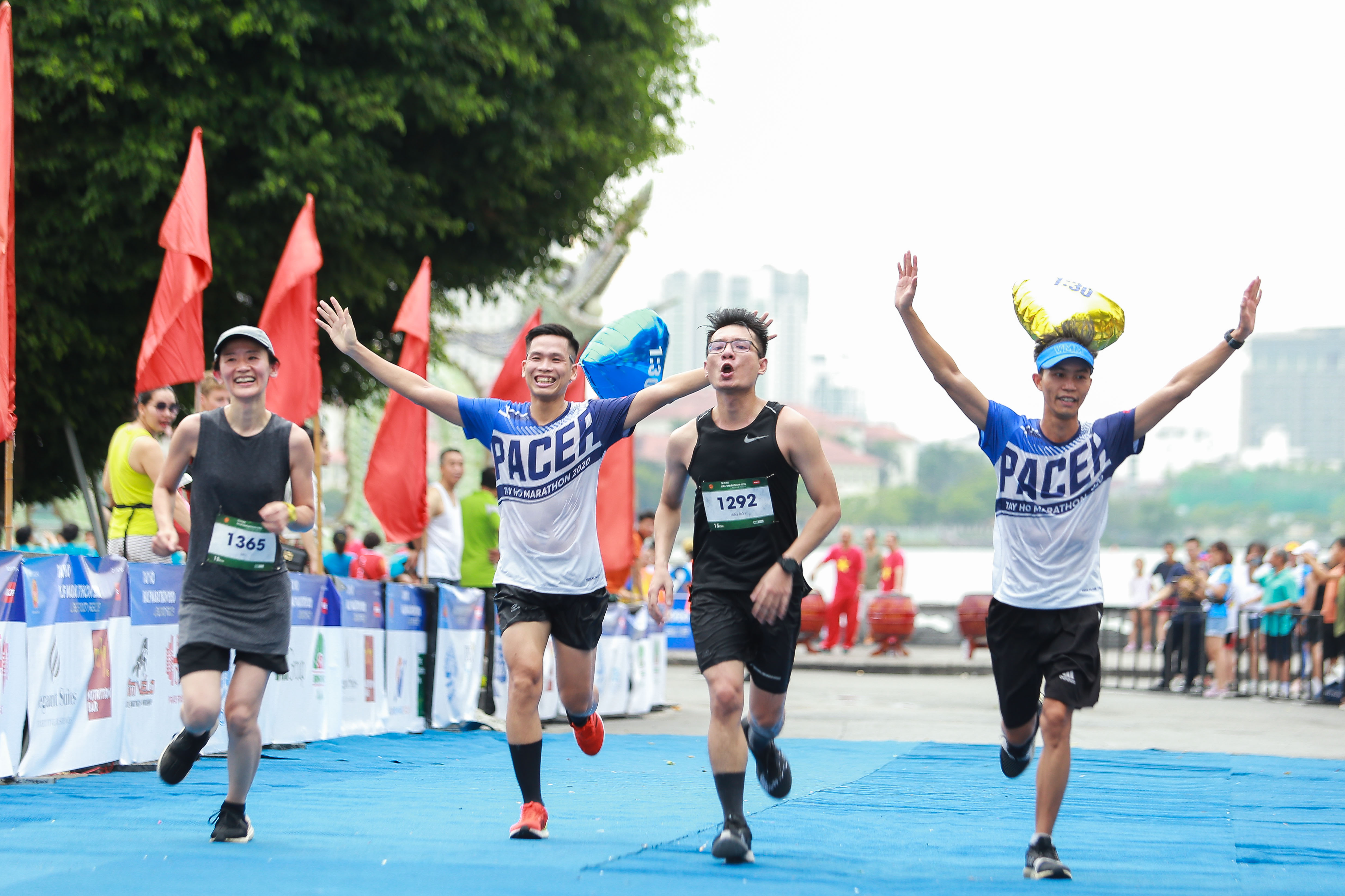 Tin nhanh - Hà Nội: Hàng ngàn người tham gia giải chạy Marathon tại quận Tây Hồ (Hình 8).