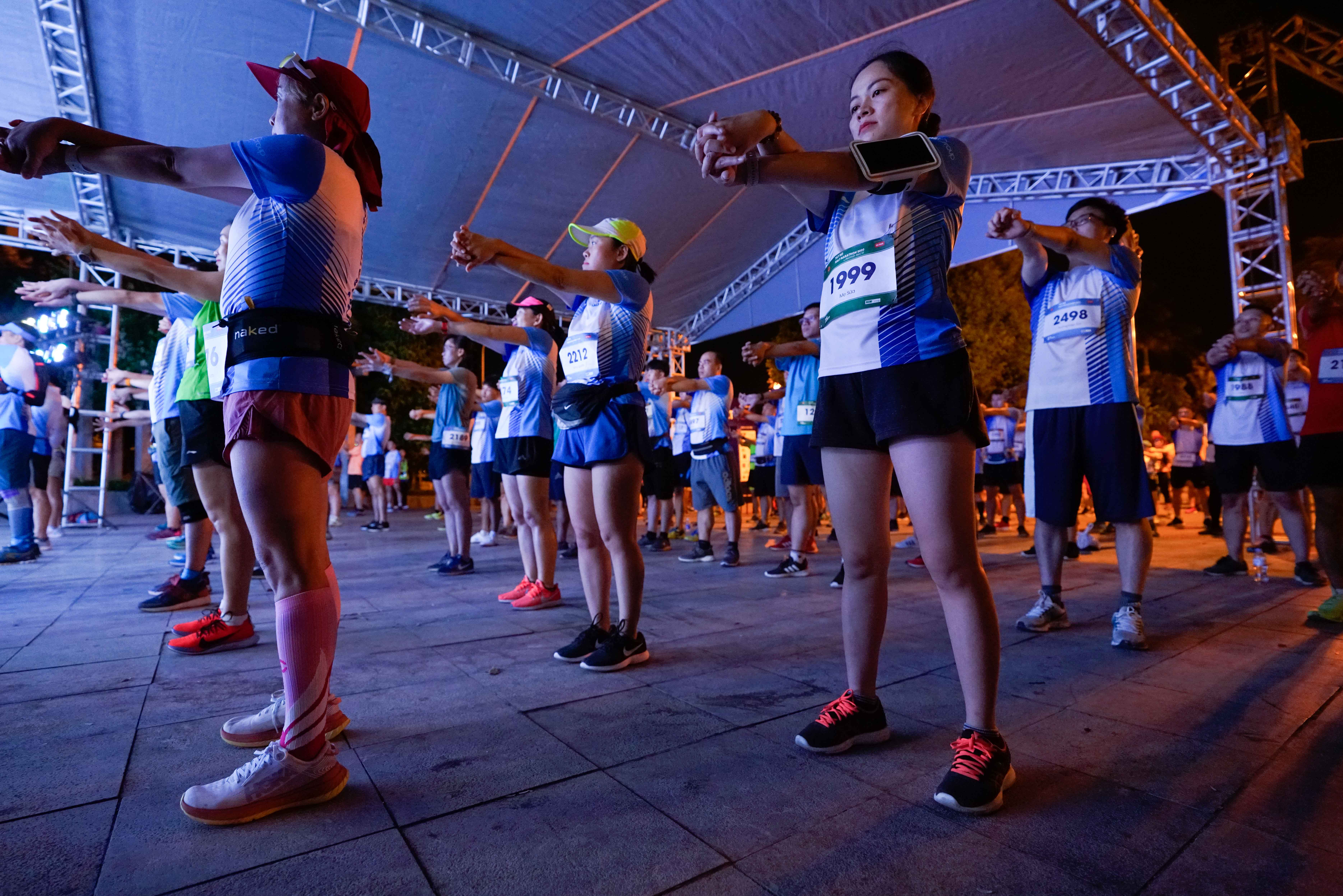 Tin nhanh - Hà Nội: Hàng ngàn người tham gia giải chạy Marathon tại quận Tây Hồ (Hình 4).