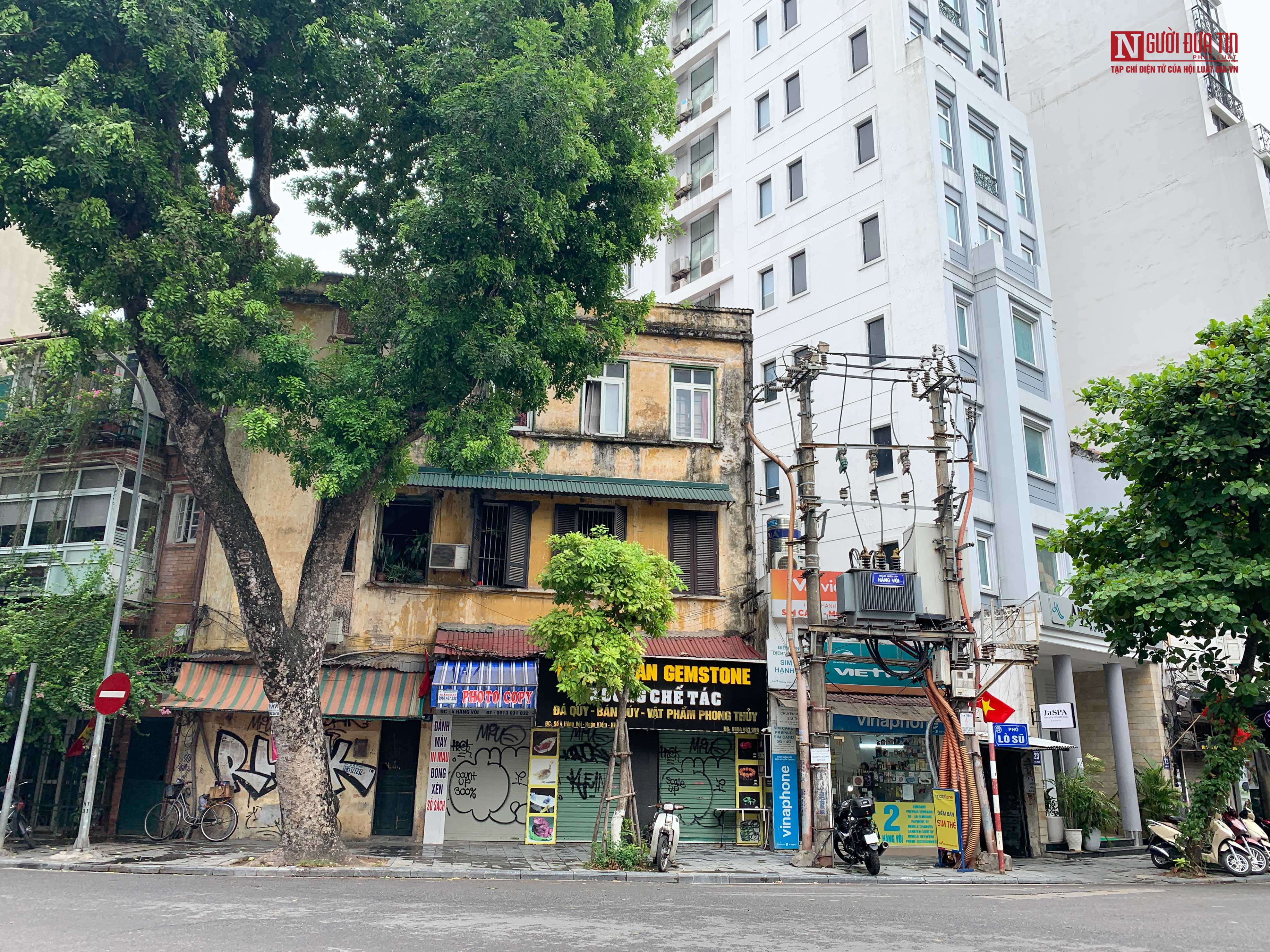 Tin nhanh - Hà Nội: Hàng loạt cửa hàng ở phố cổ thanh lý và trả lại mặt bằng vì Covid-19 (Hình 13).