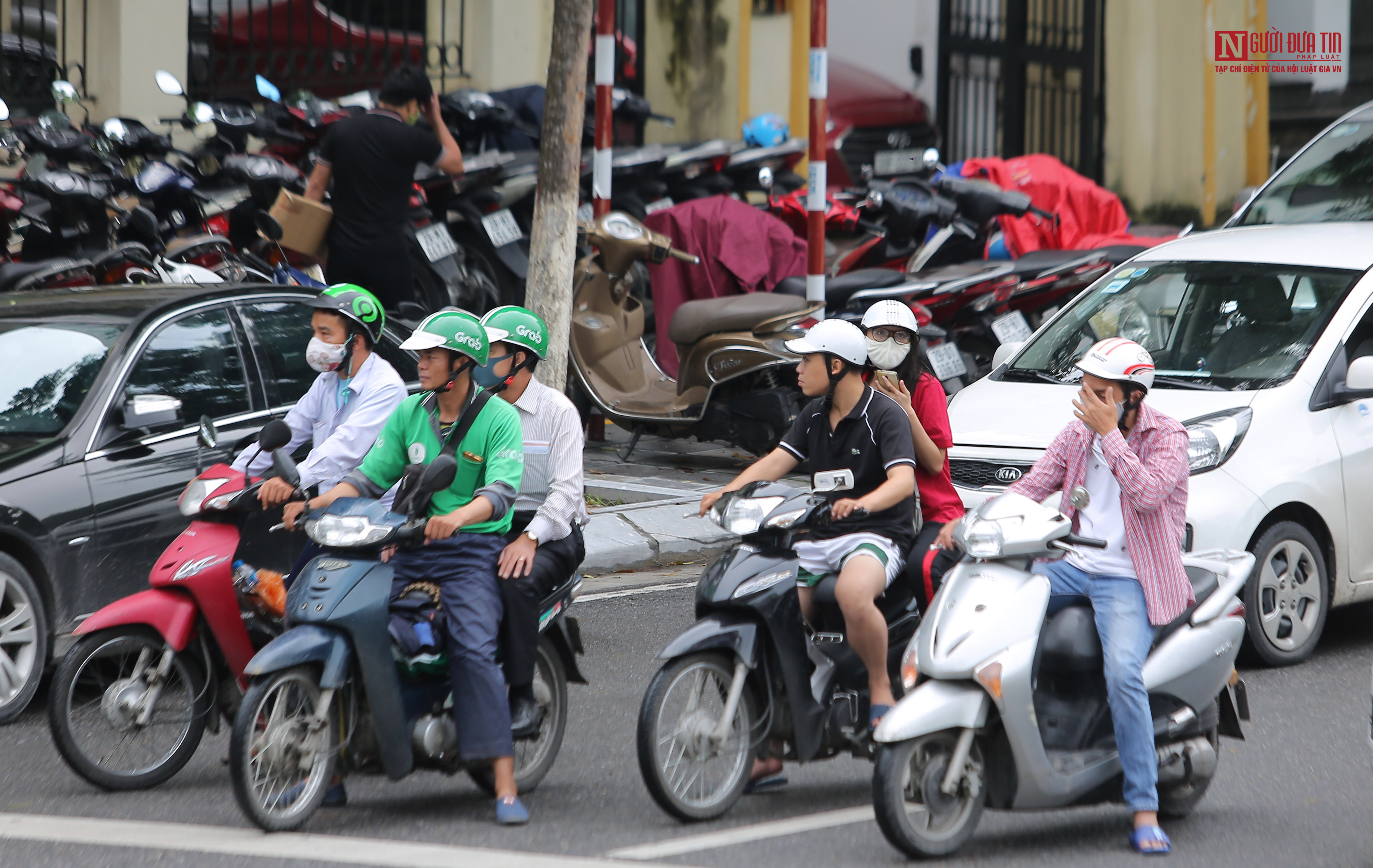 Tin nhanh - Người dân lơ là trong phòng, chống dịch Covid-19: Sẽ tiến hành xử phạt người không đeo khẩu trang (Hình 3).