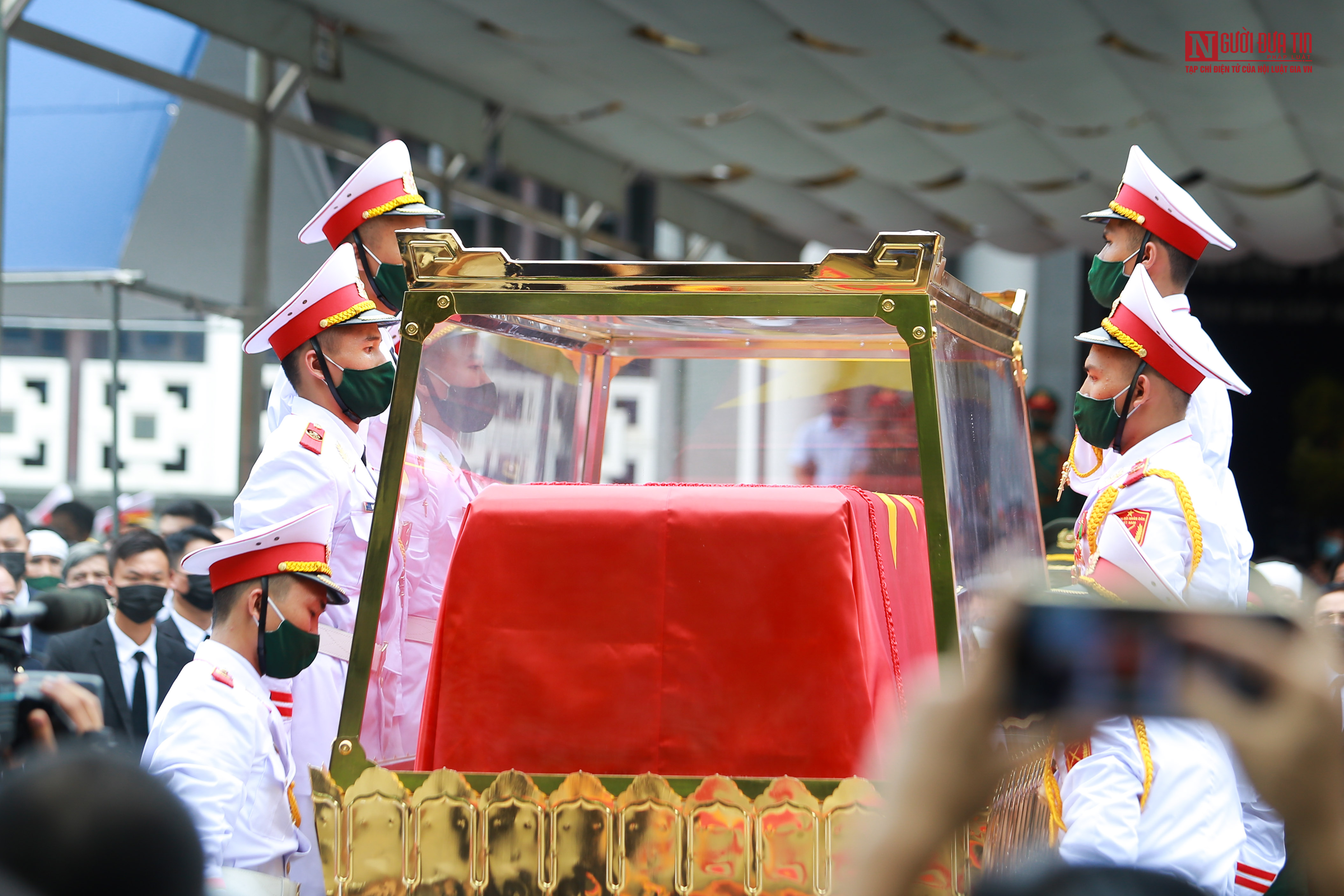 Tin nhanh - Tiễn đưa nguyên Tổng Bí thư Lê Khả Phiêu về nơi an nghỉ cuối cùng (Hình 12).