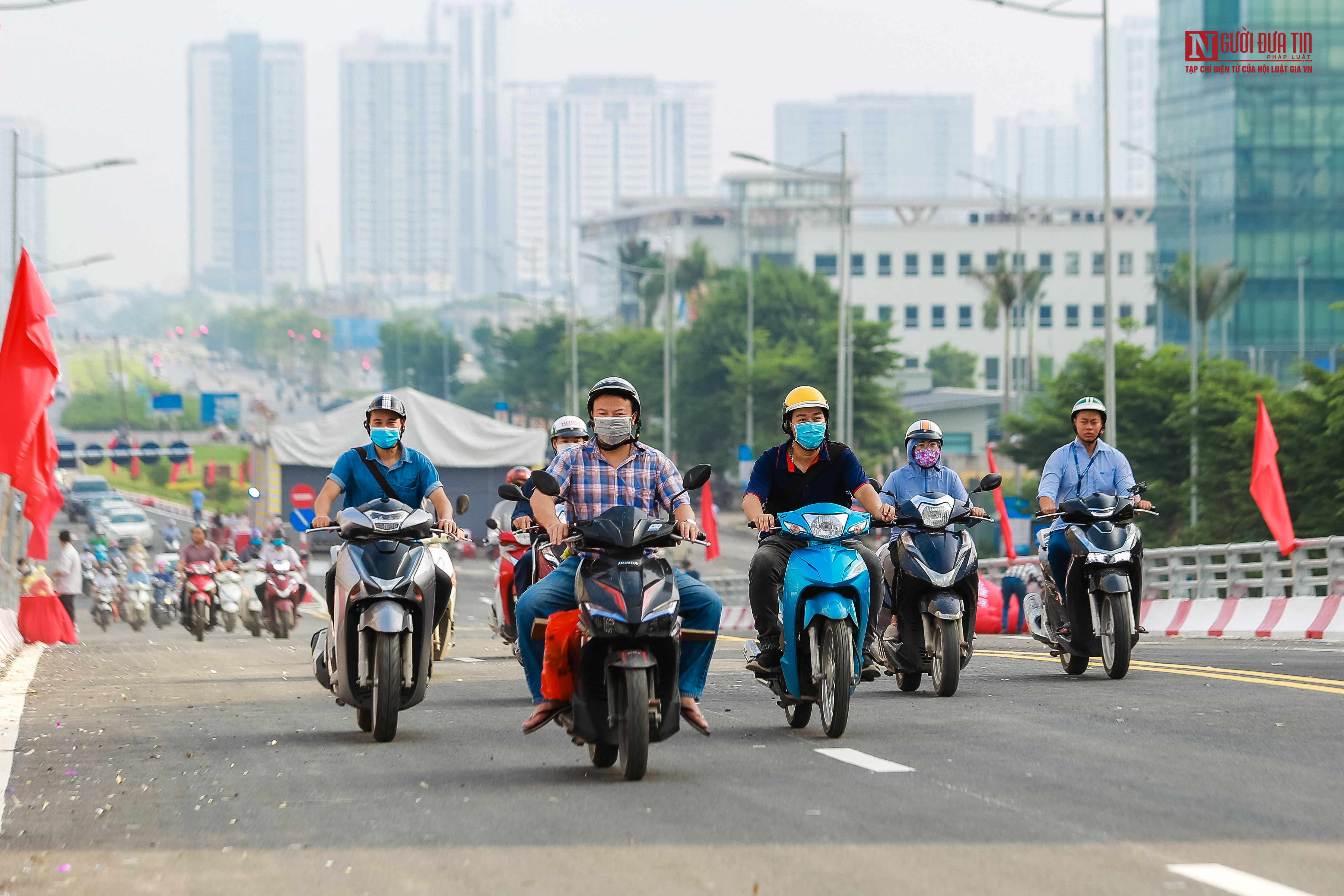 Tin nhanh - Chính thức thông xe cầu vượt lớn nhất Thủ đô (Hình 16).