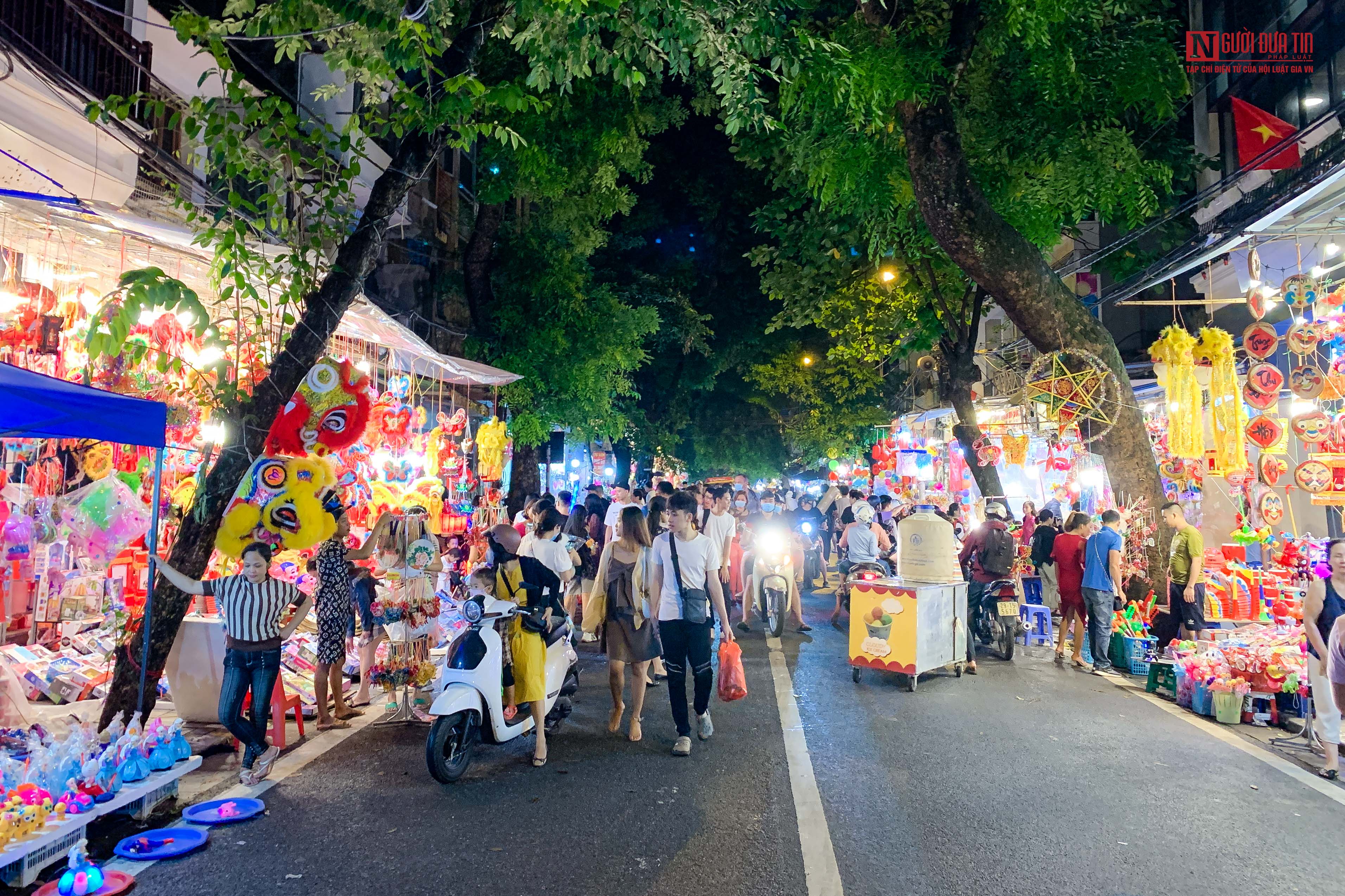 Dân sinh - Trung thu sớm ở phố Hàng Mã